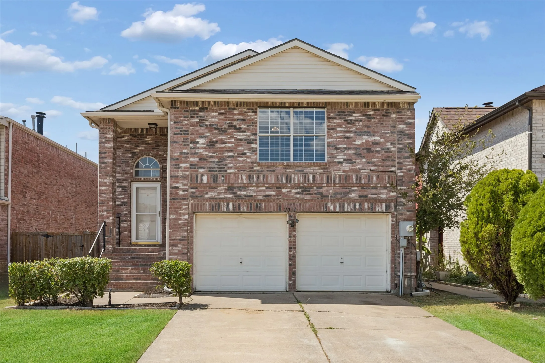 Single Family Residence For Rent in Denton County , 2034 Peregrine Court, Lewisville, Texas 75077, 3 Bedroom, 2 Bathroom, 2 Garage spaces, 1,799 Sqft, built in 1999, mls#21386198, Real Estate Agent in Lewisville, Homes For Rent in Denton county, Homes For Rent in Lewisville, Realtor in Lewisville Texas, Real Estate Brokerage Independent Realty Texas, Luminita Cordes Realtor