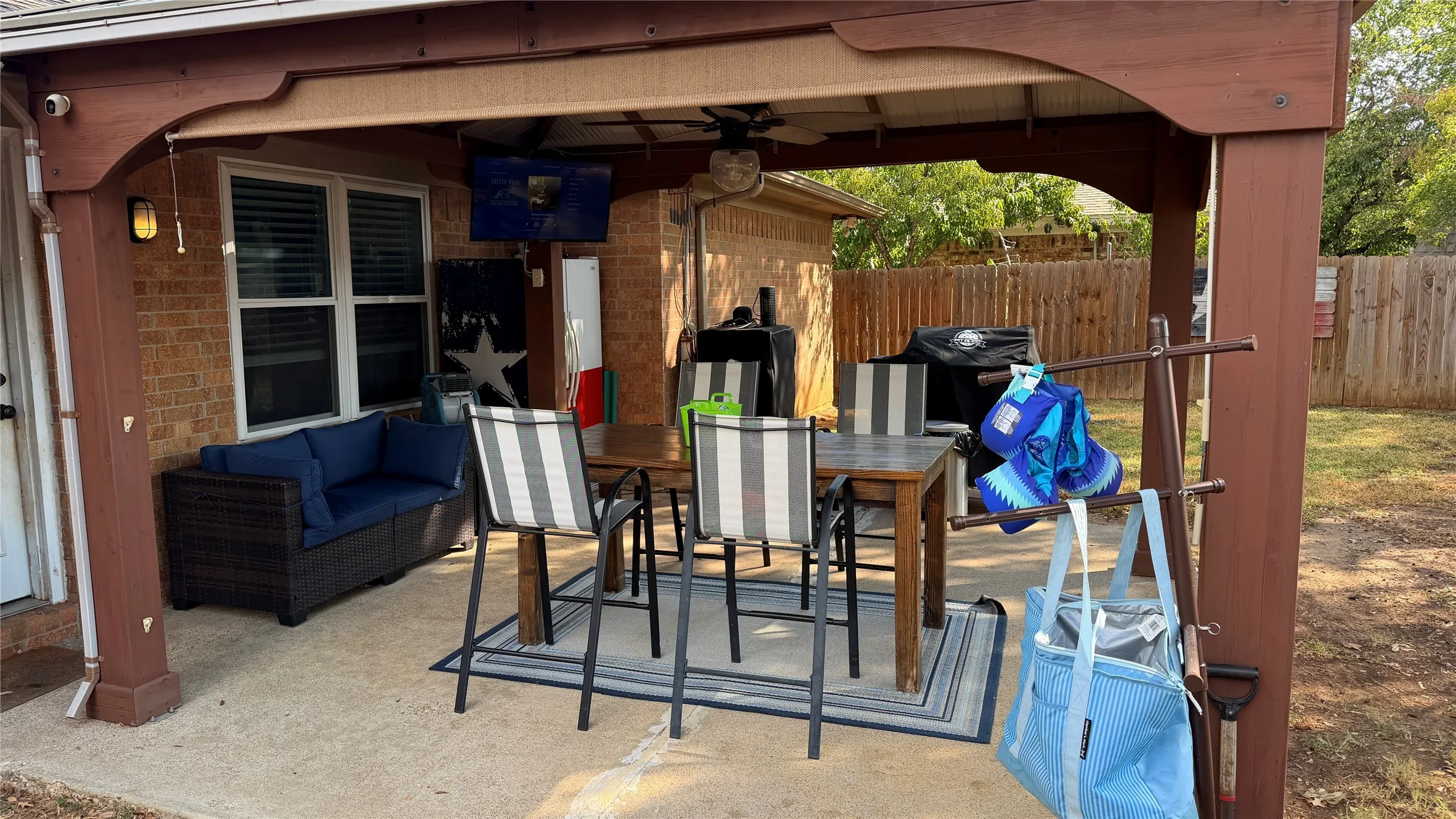 Single Family Residence For Sale in Tarrant County , 6216 Shirley Drive, North Richland Hills, Texas 76180, 3 Bedroom, 2 Bathroom, 2 Garage spaces, 1,635 Sqft, built in 1979, mls#21388332, Real Estate Agent in North Richland Hills, Homes For Sale in Tarrant county, Homes For Sale in North Richland Hills, Realtor in North Richland Hills Texas, Real Estate Brokerage Independent Realty Texas, Luminita Cordes Realtor