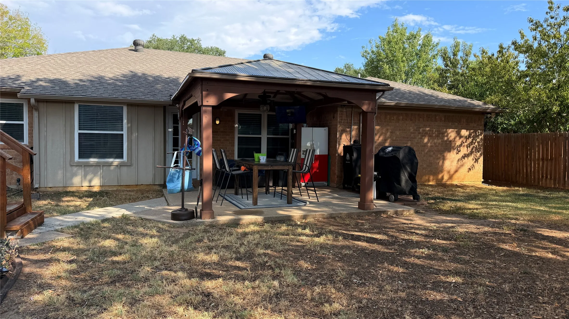 Single Family Residence For Sale in Tarrant County , 6216 Shirley Drive, North Richland Hills, Texas 76180, 3 Bedroom, 2 Bathroom, 2 Garage spaces, 1,635 Sqft, built in 1979, mls#21388332, Real Estate Agent in North Richland Hills, Homes For Sale in Tarrant county, Homes For Sale in North Richland Hills, Realtor in North Richland Hills Texas, Real Estate Brokerage Independent Realty Texas, Luminita Cordes Realtor