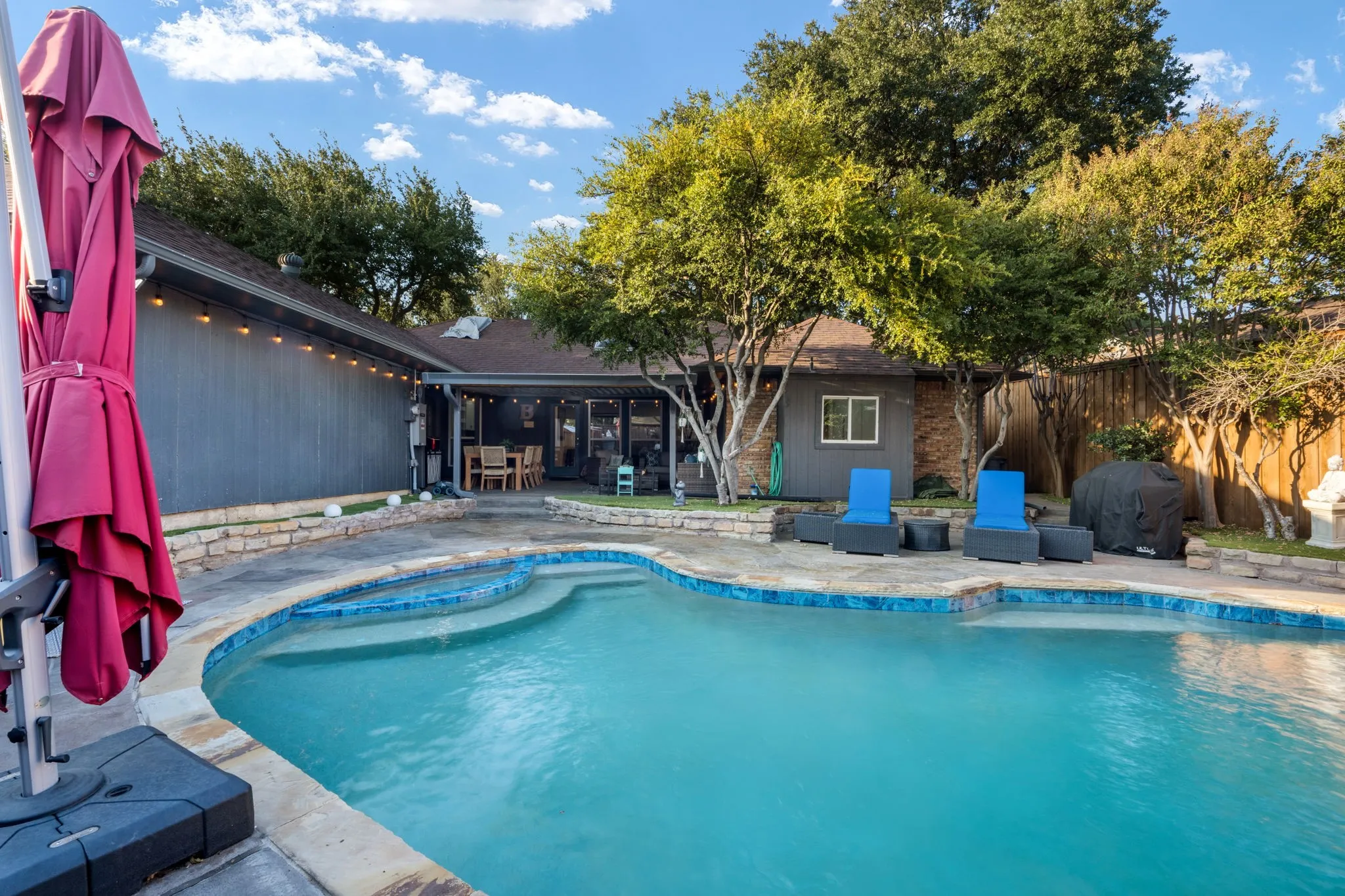 Single Family Residence For Sale in Dallas County , 2210 Timberwood, Carrollton, Texas 75006, 5 Bedroom, 3 Bathroom, 2 Garage spaces, 2,334 Sqft, built in 1978, mls#21387218, Real Estate Agent in Carrollton, Homes For Sale in Dallas county, Homes For Sale in Carrollton, Realtor in Carrollton Texas, Real Estate Brokerage Independent Realty Texas, Luminita Cordes Realtor
