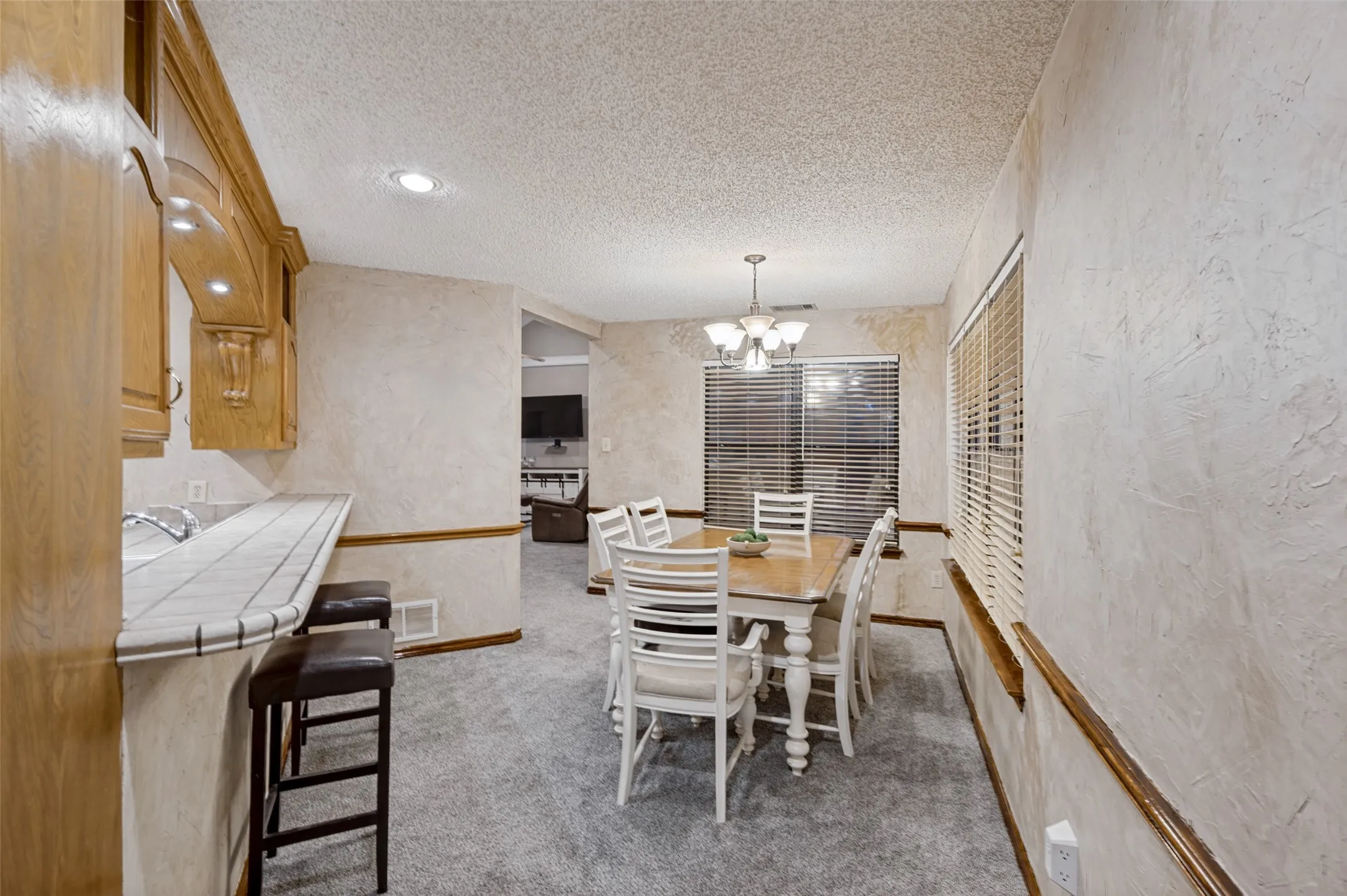 Single Family Residence For Sale in Dallas County , 611 Combine Road, Seagoville, Texas 75159, 3 Bedroom, 3 Bathroom, Garage spaces, 2,394 Sqft, built in 1990, mls#21381888, Real Estate Agent in Seagoville, Homes For Sale in Dallas county, Homes For Sale in Seagoville, Realtor in Seagoville Texas, Real Estate Brokerage Independent Realty Texas, Luminita Cordes Realtor