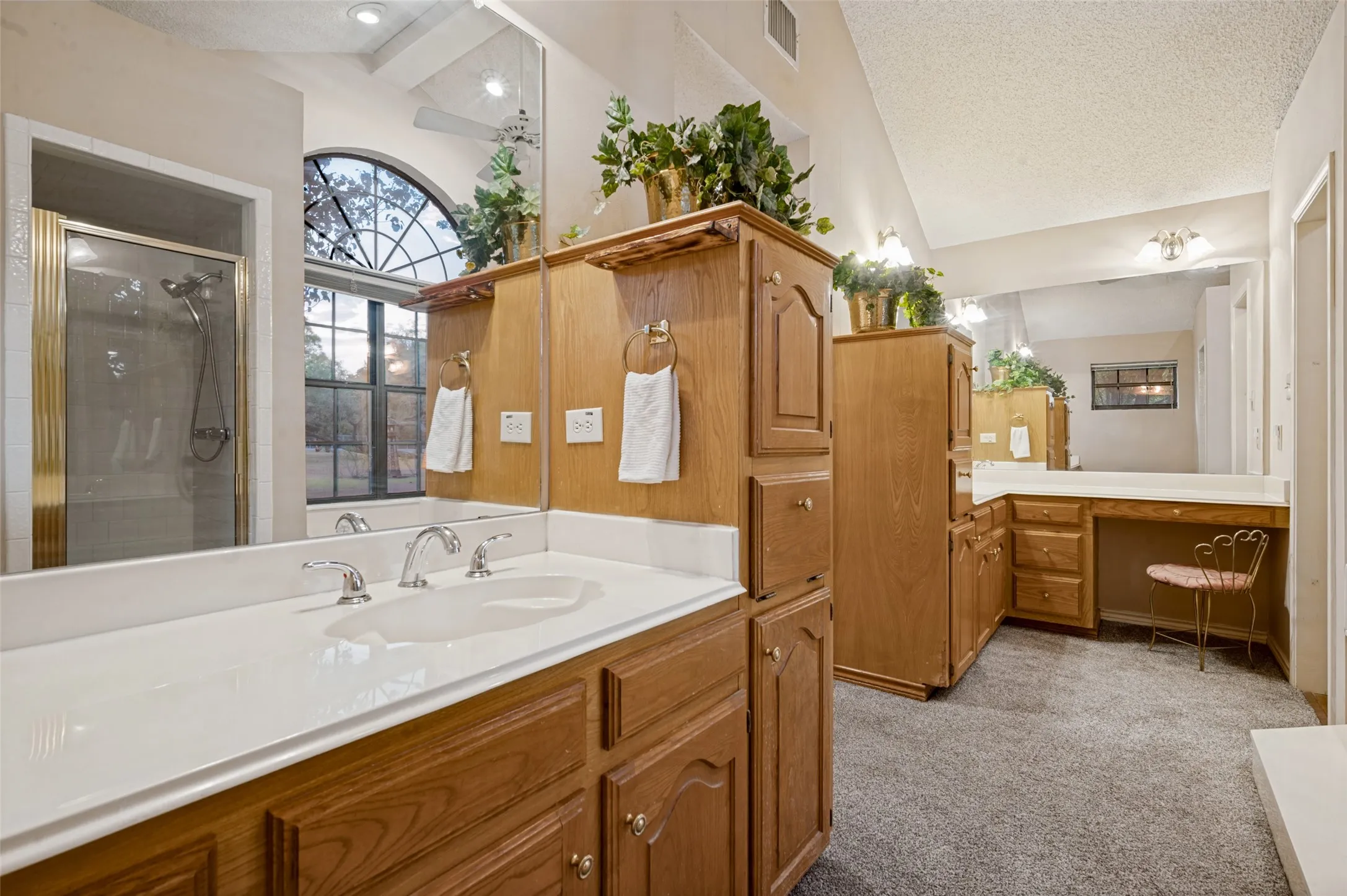 Single Family Residence For Sale in Dallas County , 611 Combine Road, Seagoville, Texas 75159, 3 Bedroom, 3 Bathroom, Garage spaces, 2,394 Sqft, built in 1990, mls#21381888, Real Estate Agent in Seagoville, Homes For Sale in Dallas county, Homes For Sale in Seagoville, Realtor in Seagoville Texas, Real Estate Brokerage Independent Realty Texas, Luminita Cordes Realtor
