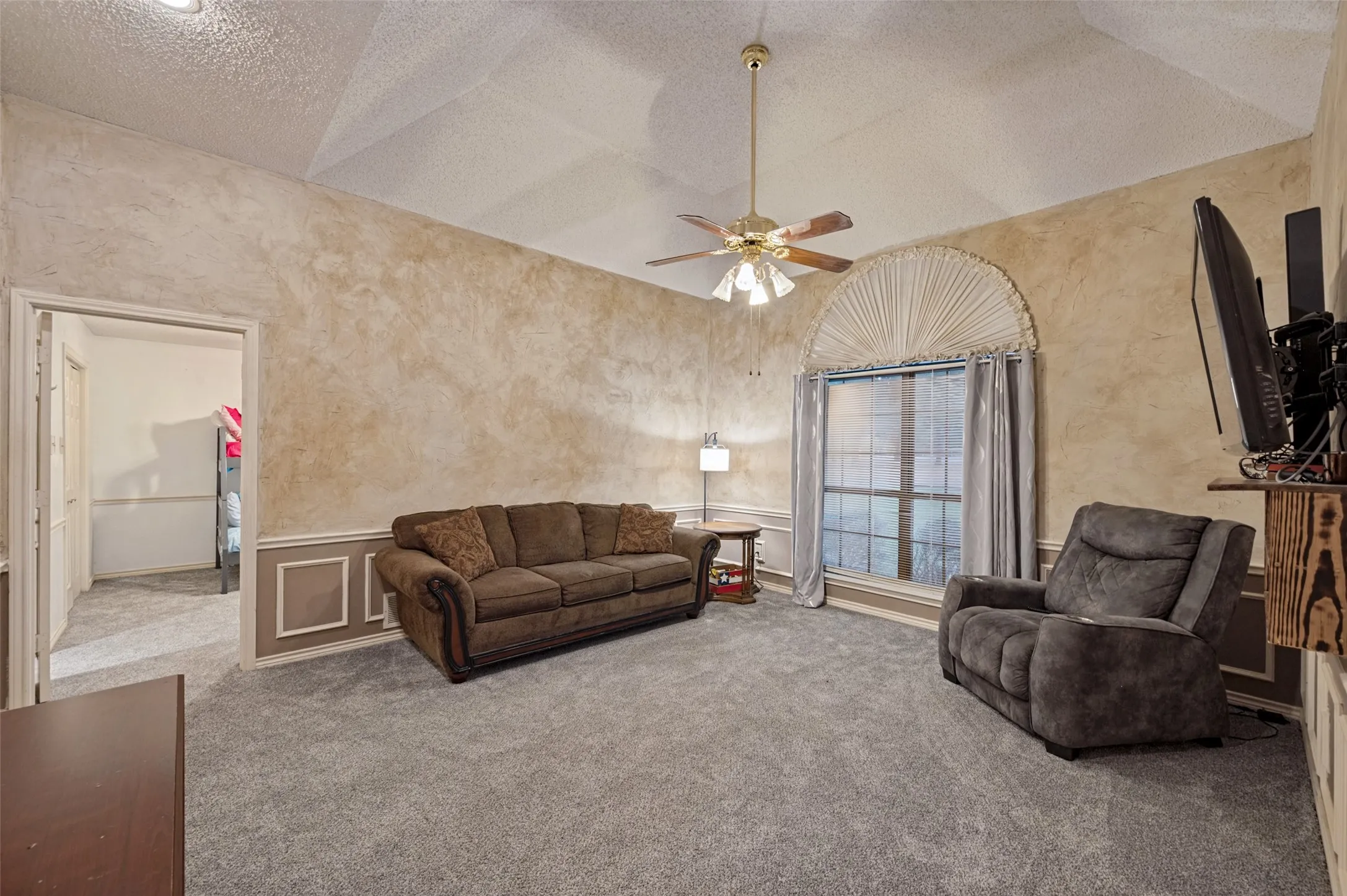 second living space used for family living and office space