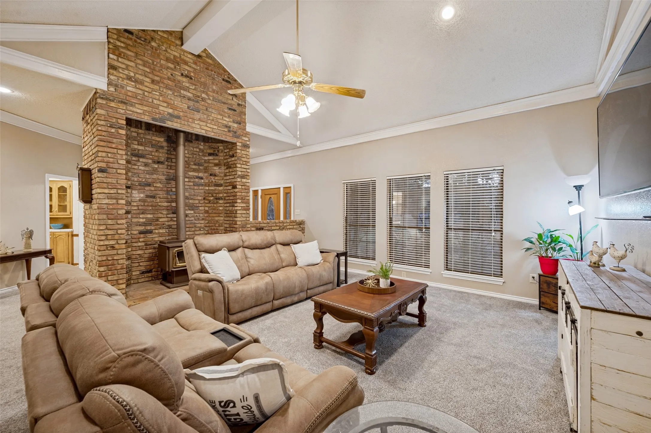 Single Family Residence For Sale in Dallas County , 611 Combine Road, Seagoville, Texas 75159, 3 Bedroom, 3 Bathroom, Garage spaces, 2,394 Sqft, built in 1990, mls#21381888, Real Estate Agent in Seagoville, Homes For Sale in Dallas county, Homes For Sale in Seagoville, Realtor in Seagoville Texas, Real Estate Brokerage Independent Realty Texas, Luminita Cordes Realtor