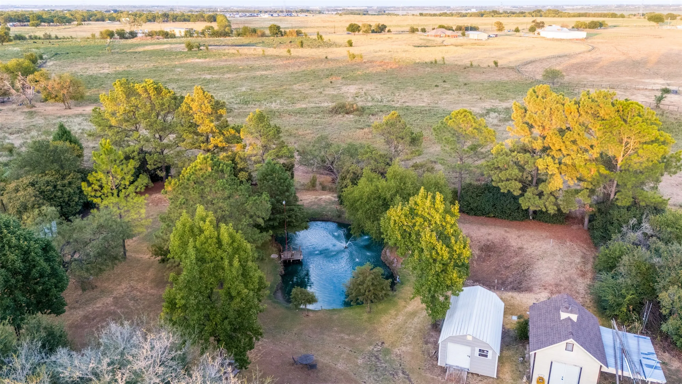 Single Family Residence For Sale in Dallas County , 611 Combine Road, Seagoville, Texas 75159, 3 Bedroom, 3 Bathroom, Garage spaces, 2,394 Sqft, built in 1990, mls#21381888, Real Estate Agent in Seagoville, Homes For Sale in Dallas county, Homes For Sale in Seagoville, Realtor in Seagoville Texas, Real Estate Brokerage Independent Realty Texas, Luminita Cordes Realtor