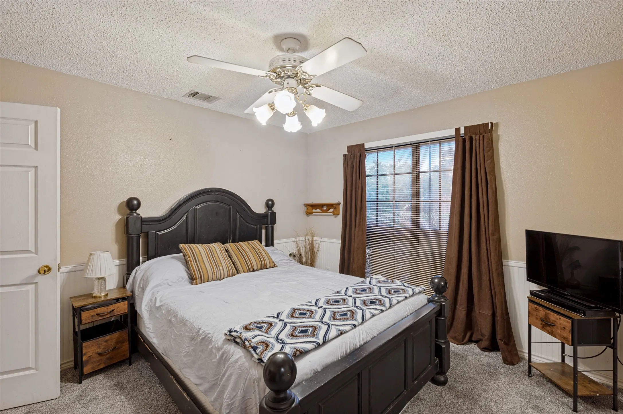 Single Family Residence For Sale in Dallas County , 611 Combine Road, Seagoville, Texas 75159, 3 Bedroom, 3 Bathroom, Garage spaces, 2,394 Sqft, built in 1990, mls#21381888, Real Estate Agent in Seagoville, Homes For Sale in Dallas county, Homes For Sale in Seagoville, Realtor in Seagoville Texas, Real Estate Brokerage Independent Realty Texas, Luminita Cordes Realtor
