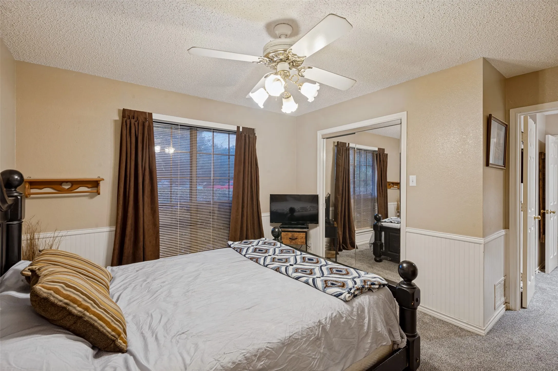 Single Family Residence For Sale in Dallas County , 611 Combine Road, Seagoville, Texas 75159, 3 Bedroom, 3 Bathroom, Garage spaces, 2,394 Sqft, built in 1990, mls#21381888, Real Estate Agent in Seagoville, Homes For Sale in Dallas county, Homes For Sale in Seagoville, Realtor in Seagoville Texas, Real Estate Brokerage Independent Realty Texas, Luminita Cordes Realtor