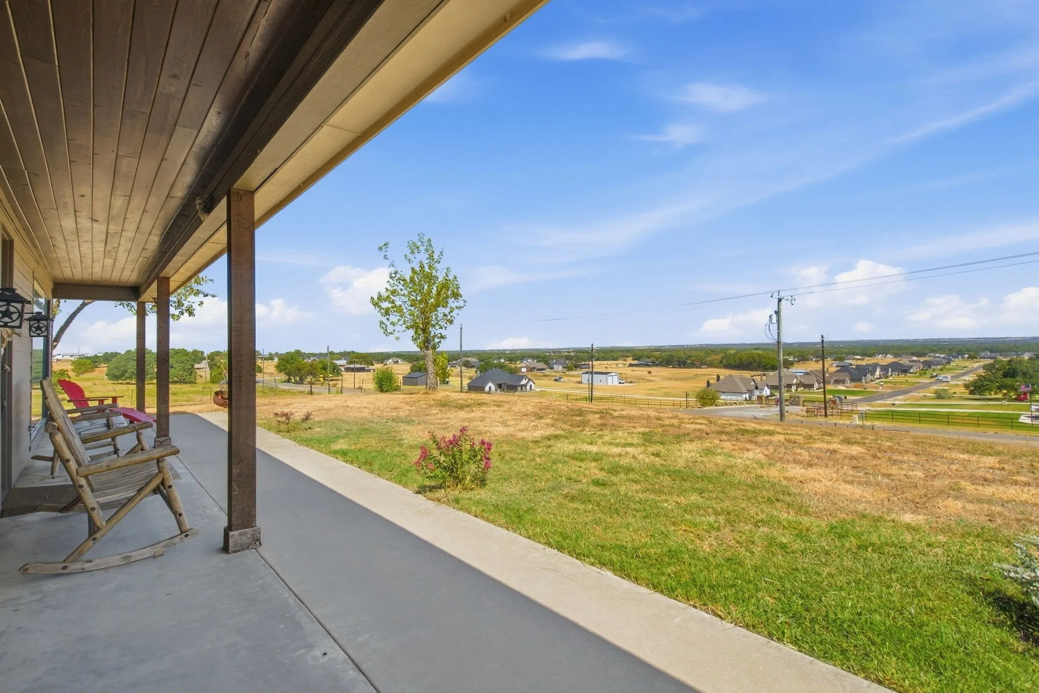 Single Family Residence For Sale in Parker County , 100 Shadle Ridge Court, Poolville, Texas 76487, 3 Bedroom, 3 Bathroom, 5 Garage spaces, 2,499 Sqft, built in 1995, mls#21387961, Real Estate Agent in Poolville, Homes For Sale in Parker county, Homes For Sale in Poolville, Realtor in Poolville Texas, Real Estate Brokerage Independent Realty Texas, Luminita Cordes Realtor