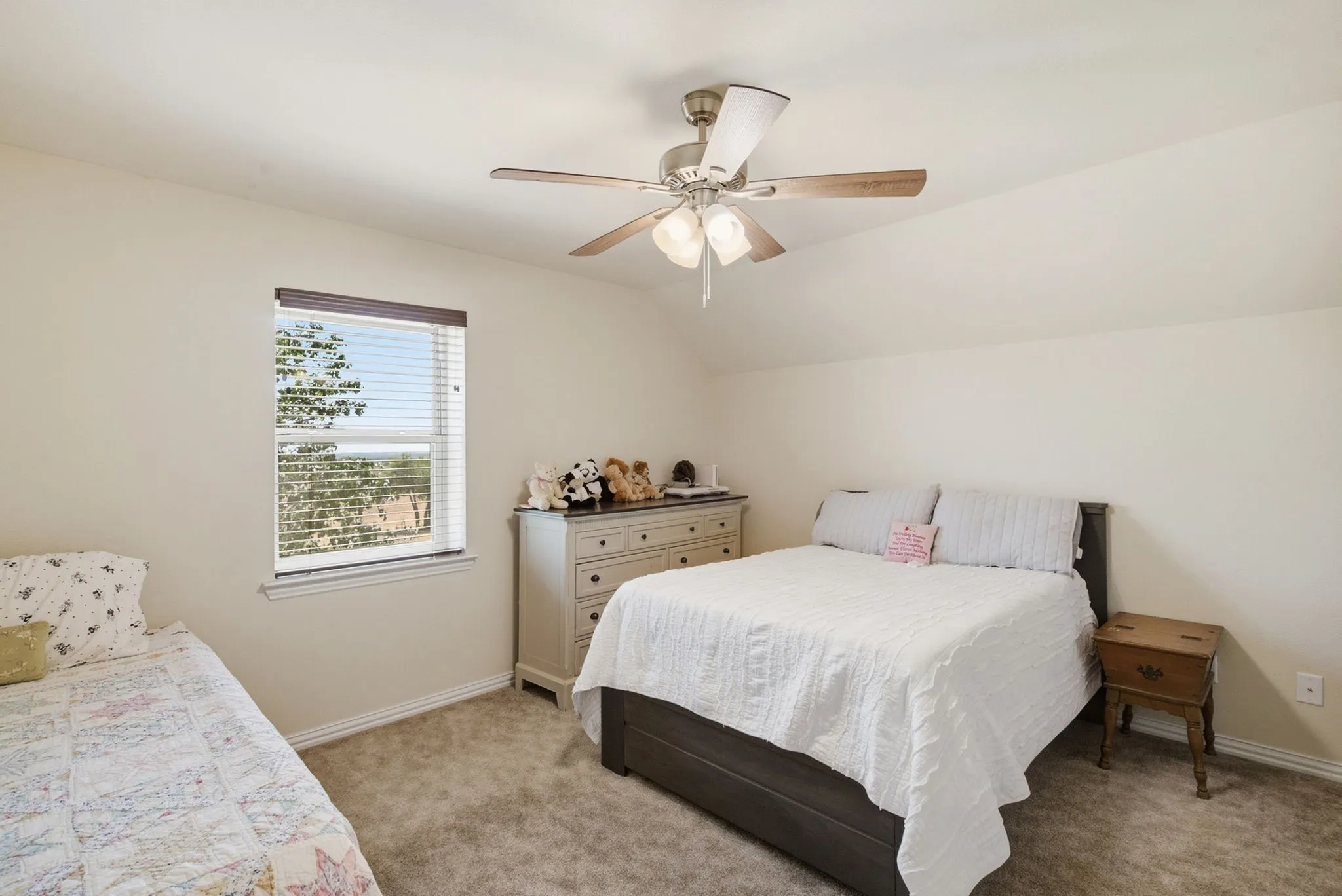 Single Family Residence For Sale in Parker County , 100 Shadle Ridge Court, Poolville, Texas 76487, 3 Bedroom, 3 Bathroom, 5 Garage spaces, 2,499 Sqft, built in 1995, mls#21387961, Real Estate Agent in Poolville, Homes For Sale in Parker county, Homes For Sale in Poolville, Realtor in Poolville Texas, Real Estate Brokerage Independent Realty Texas, Luminita Cordes Realtor