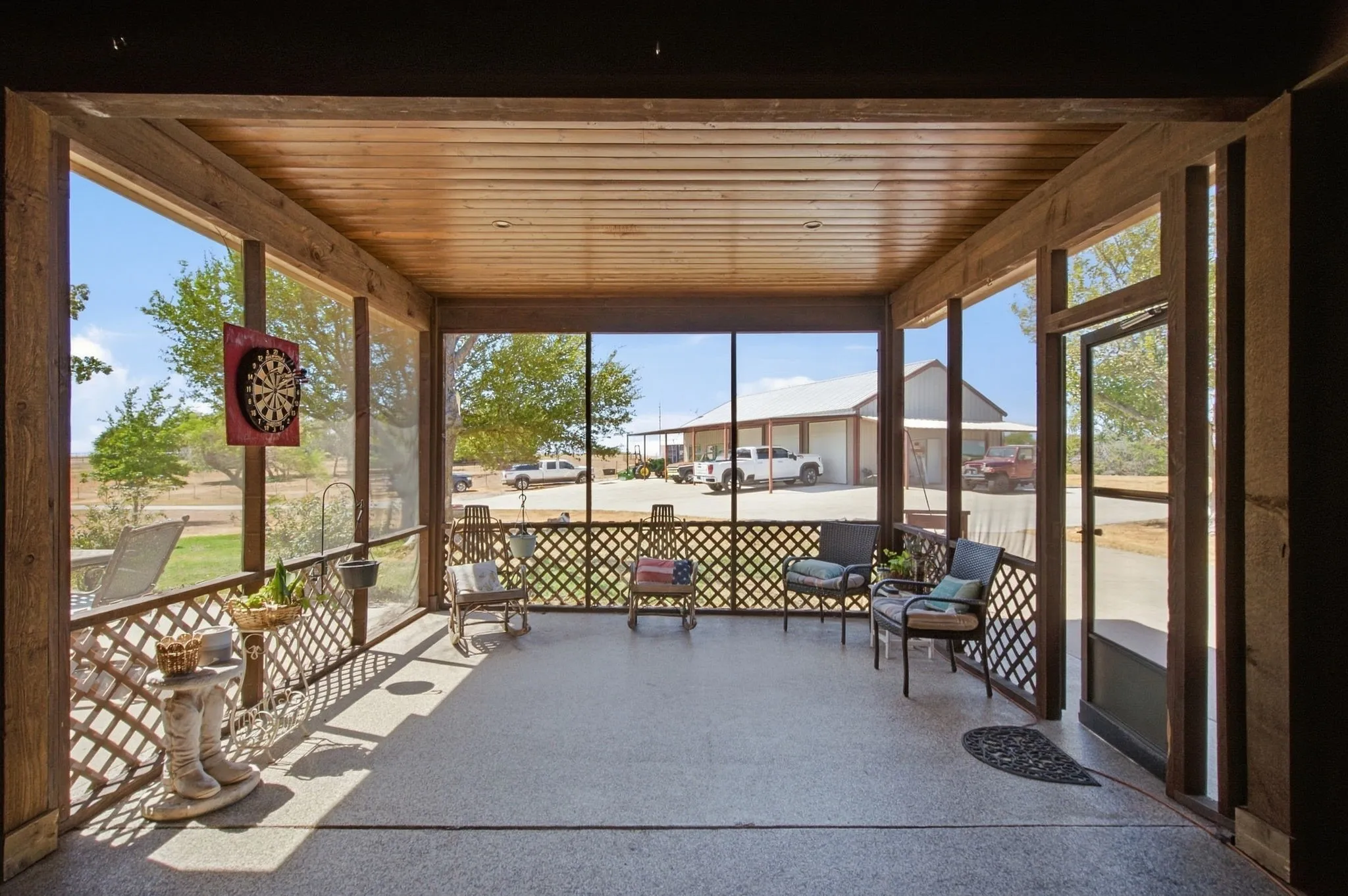 Single Family Residence For Sale in Parker County , 100 Shadle Ridge Court, Poolville, Texas 76487, 3 Bedroom, 3 Bathroom, 5 Garage spaces, 2,499 Sqft, built in 1995, mls#21387961, Real Estate Agent in Poolville, Homes For Sale in Parker county, Homes For Sale in Poolville, Realtor in Poolville Texas, Real Estate Brokerage Independent Realty Texas, Luminita Cordes Realtor