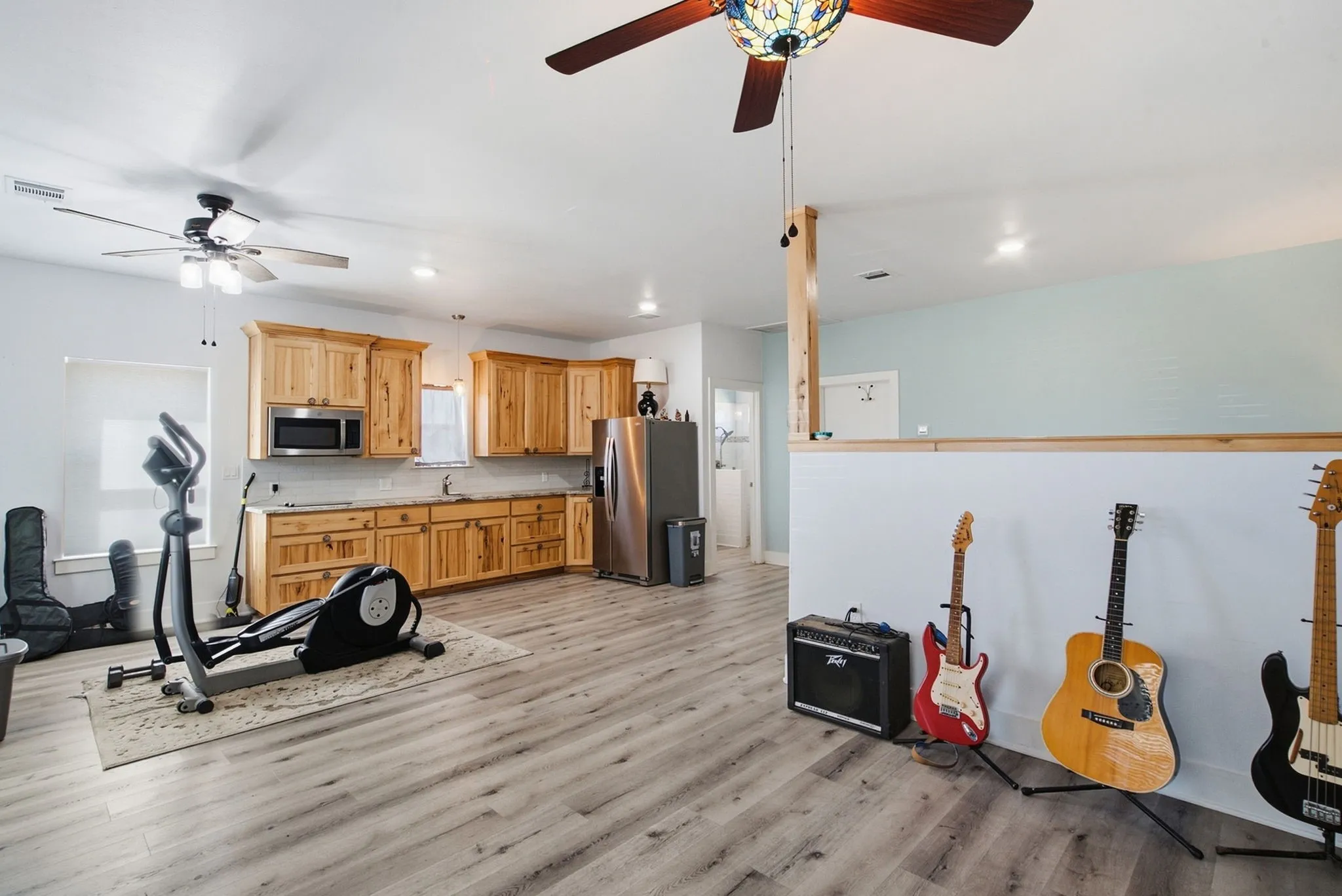 Single Family Residence For Sale in Parker County , 100 Shadle Ridge Court, Poolville, Texas 76487, 3 Bedroom, 3 Bathroom, 5 Garage spaces, 2,499 Sqft, built in 1995, mls#21387961, Real Estate Agent in Poolville, Homes For Sale in Parker county, Homes For Sale in Poolville, Realtor in Poolville Texas, Real Estate Brokerage Independent Realty Texas, Luminita Cordes Realtor