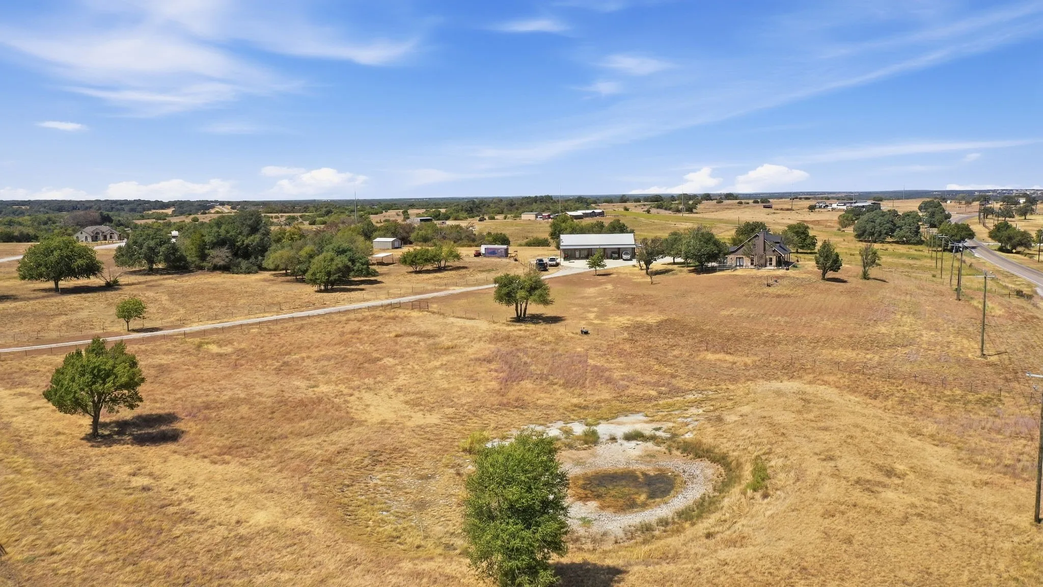 Single Family Residence For Sale in Parker County , 100 Shadle Ridge Court, Poolville, Texas 76487, 3 Bedroom, 3 Bathroom, 5 Garage spaces, 2,499 Sqft, built in 1995, mls#21387961, Real Estate Agent in Poolville, Homes For Sale in Parker county, Homes For Sale in Poolville, Realtor in Poolville Texas, Real Estate Brokerage Independent Realty Texas, Luminita Cordes Realtor
