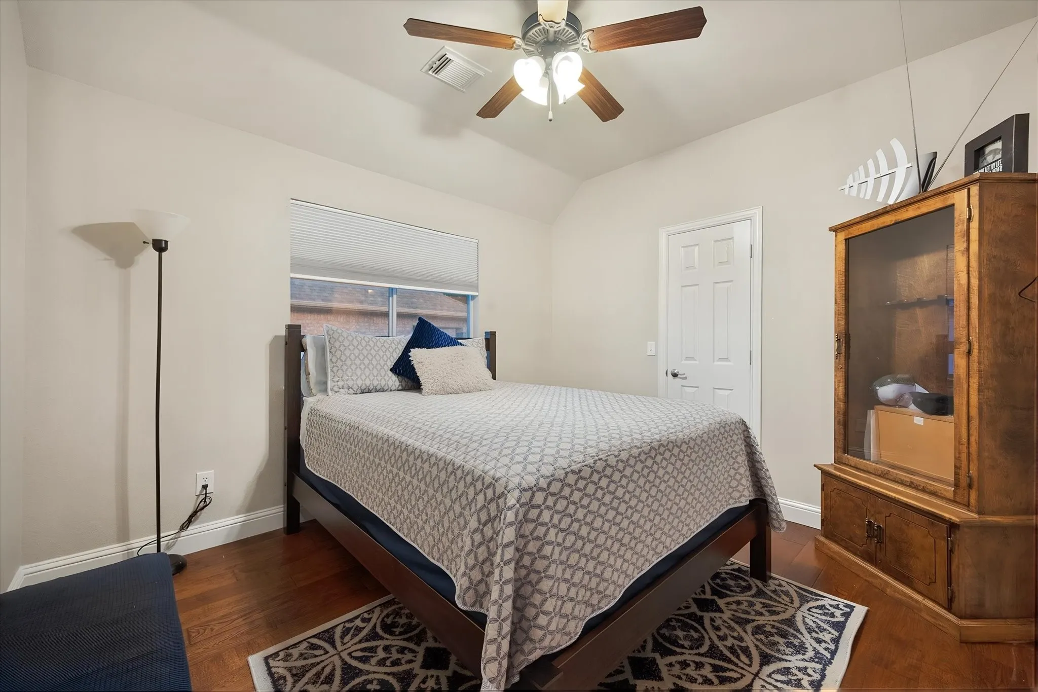 Single Family Residence For Sale in Tarrant County , 245 Bear Hollow, Keller, Texas 76248, 4 Bedroom, 3 Bathroom, 3 Garage spaces, 3,006 Sqft, built in 1996, mls#21387323, Real Estate Agent in Keller, Homes For Sale in Tarrant county, Homes For Sale in Keller, Realtor in Keller Texas, Real Estate Brokerage Independent Realty Texas, Luminita Cordes Realtor