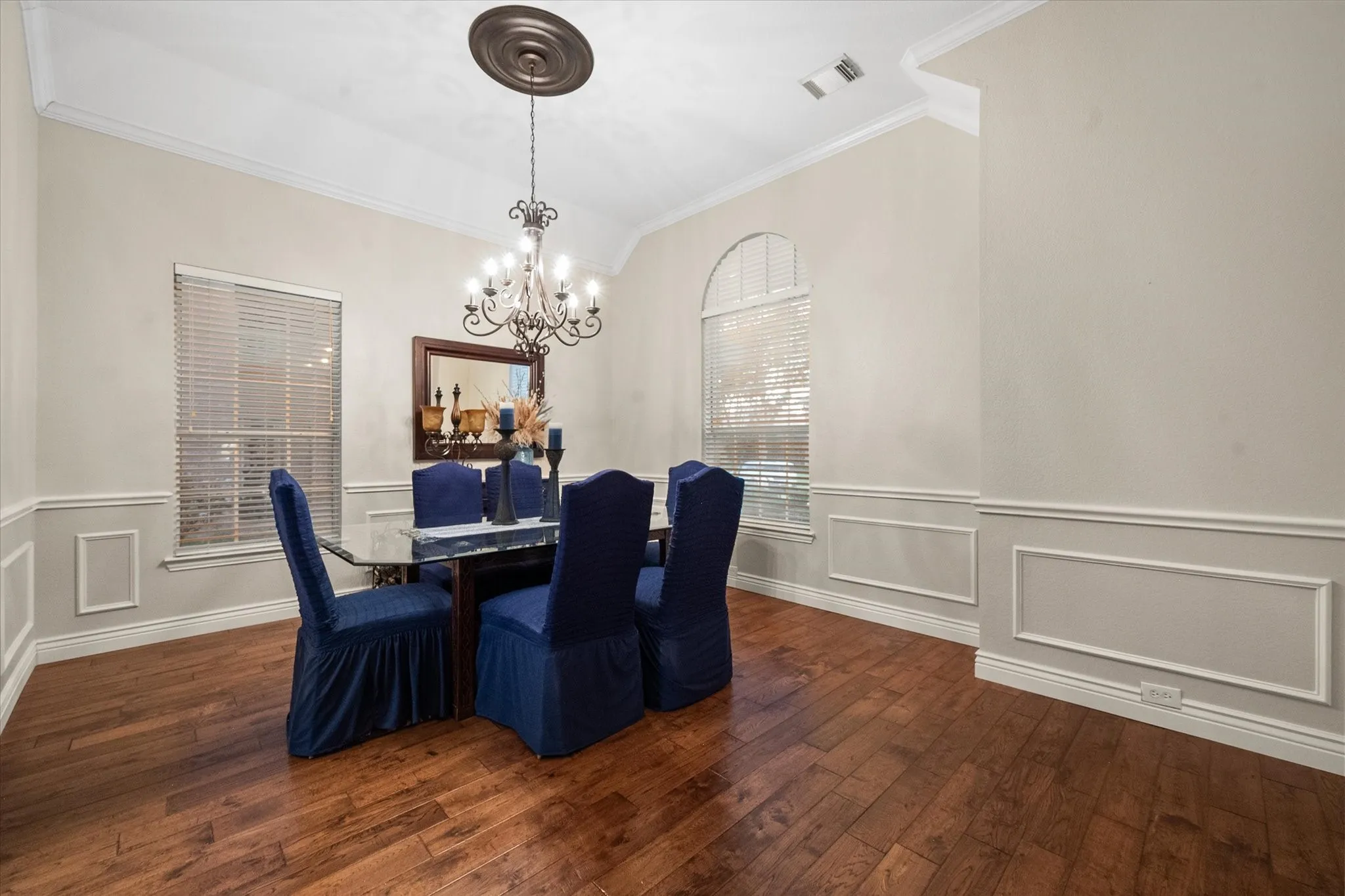 Single Family Residence For Sale in Tarrant County , 245 Bear Hollow, Keller, Texas 76248, 4 Bedroom, 3 Bathroom, 3 Garage spaces, 3,006 Sqft, built in 1996, mls#21387323, Real Estate Agent in Keller, Homes For Sale in Tarrant county, Homes For Sale in Keller, Realtor in Keller Texas, Real Estate Brokerage Independent Realty Texas, Luminita Cordes Realtor