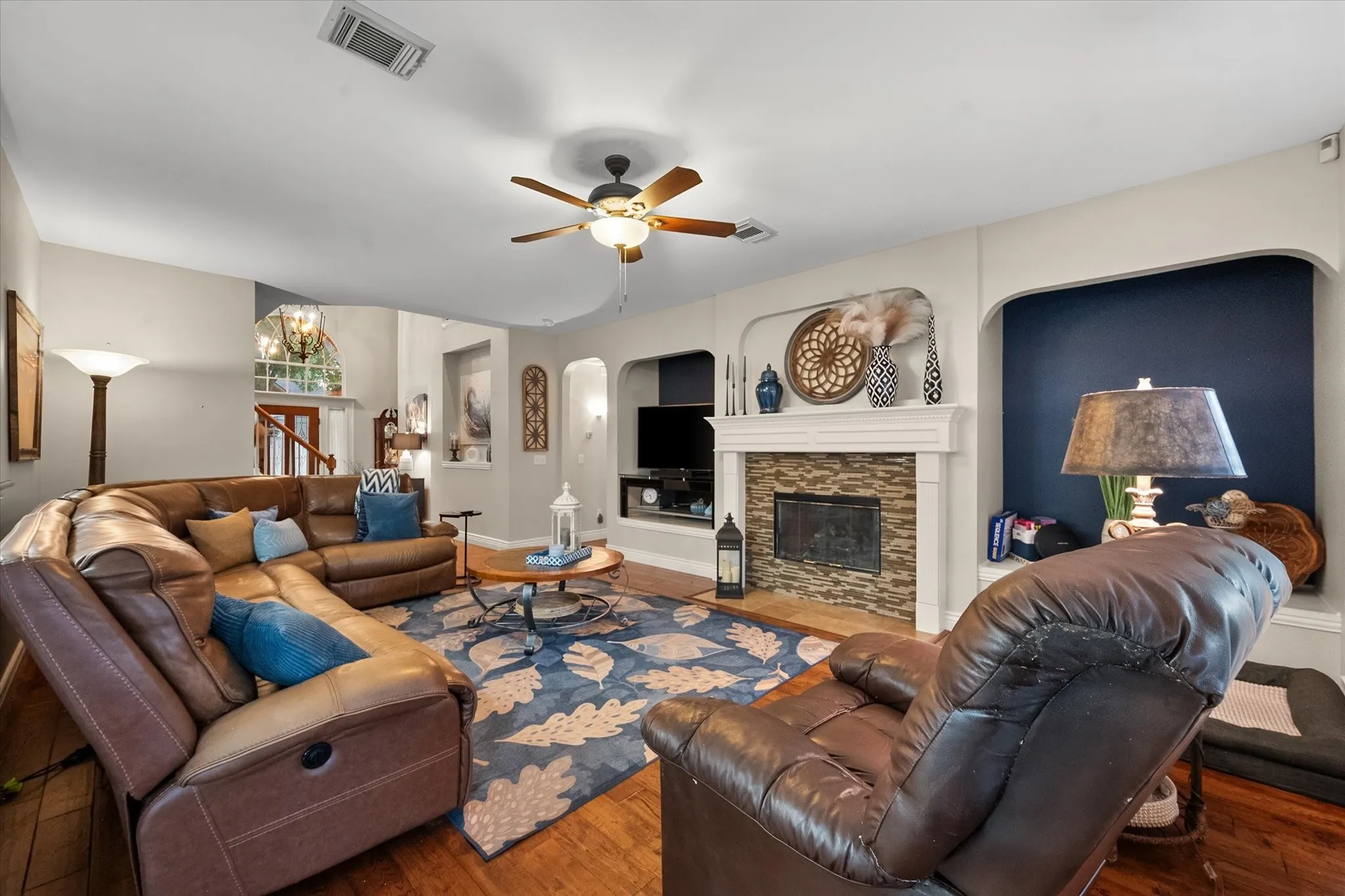 Single Family Residence For Sale in Tarrant County , 245 Bear Hollow, Keller, Texas 76248, 4 Bedroom, 3 Bathroom, 3 Garage spaces, 3,006 Sqft, built in 1996, mls#21387323, Real Estate Agent in Keller, Homes For Sale in Tarrant county, Homes For Sale in Keller, Realtor in Keller Texas, Real Estate Brokerage Independent Realty Texas, Luminita Cordes Realtor