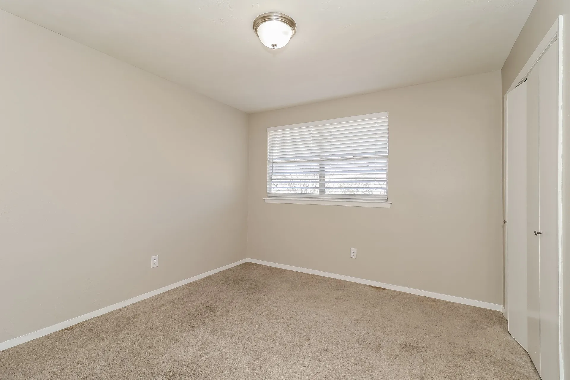 Single Family Residence For Sale in Dallas County , 11226 Drummond Drive, Dallas, Texas 75228, 4 Bedroom, 3 Bathroom, Garage spaces, 2,172 Sqft, built in 1964, mls#21388354, Real Estate Agent in Dallas, Homes For Sale in Dallas county, Homes For Sale in Dallas, Realtor in Dallas Texas, Real Estate Brokerage Independent Realty Texas, Luminita Cordes Realtor