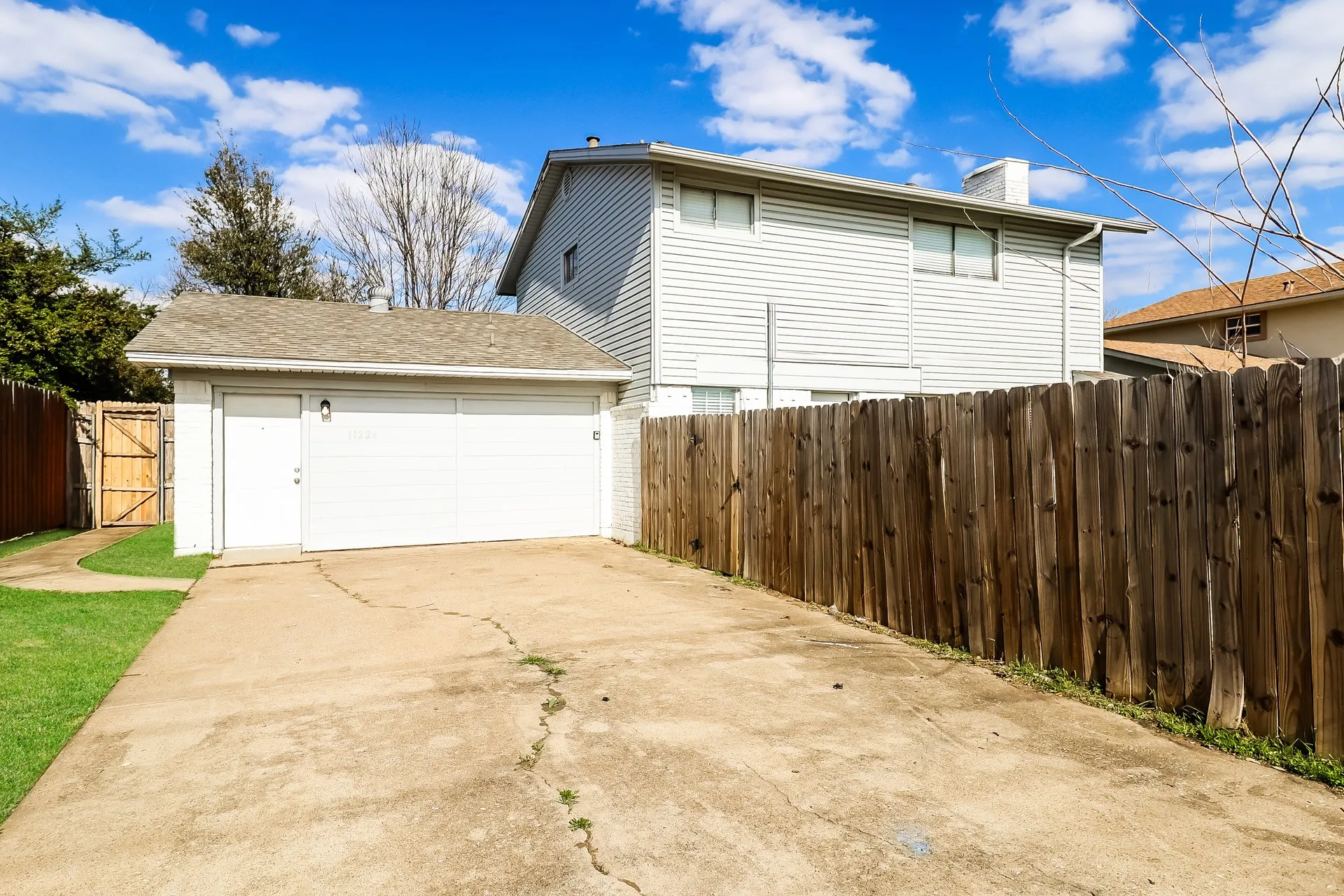 Single Family Residence For Sale in Dallas County , 11226 Drummond Drive, Dallas, Texas 75228, 4 Bedroom, 3 Bathroom, Garage spaces, 2,172 Sqft, built in 1964, mls#21388354, Real Estate Agent in Dallas, Homes For Sale in Dallas county, Homes For Sale in Dallas, Realtor in Dallas Texas, Real Estate Brokerage Independent Realty Texas, Luminita Cordes Realtor