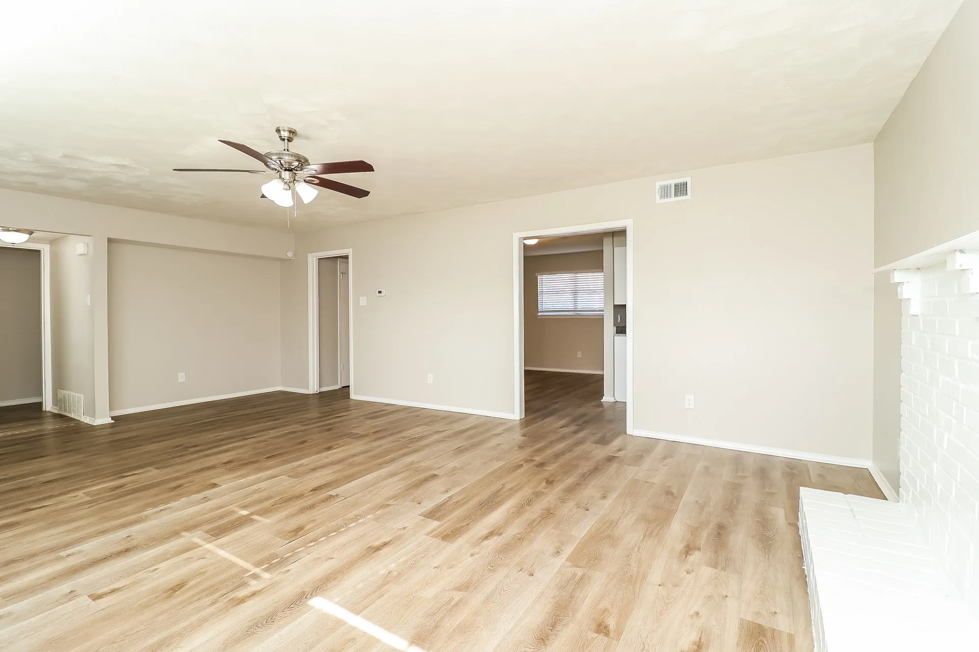 Single Family Residence For Sale in Dallas County , 11226 Drummond Drive, Dallas, Texas 75228, 4 Bedroom, 3 Bathroom, Garage spaces, 2,172 Sqft, built in 1964, mls#21388354, Real Estate Agent in Dallas, Homes For Sale in Dallas county, Homes For Sale in Dallas, Realtor in Dallas Texas, Real Estate Brokerage Independent Realty Texas, Luminita Cordes Realtor