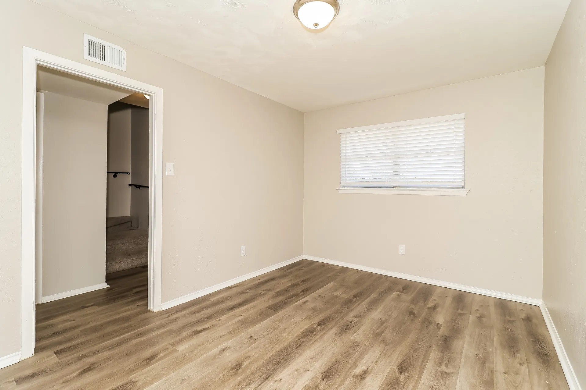 Single Family Residence For Sale in Dallas County , 11226 Drummond Drive, Dallas, Texas 75228, 4 Bedroom, 3 Bathroom, Garage spaces, 2,172 Sqft, built in 1964, mls#21388354, Real Estate Agent in Dallas, Homes For Sale in Dallas county, Homes For Sale in Dallas, Realtor in Dallas Texas, Real Estate Brokerage Independent Realty Texas, Luminita Cordes Realtor