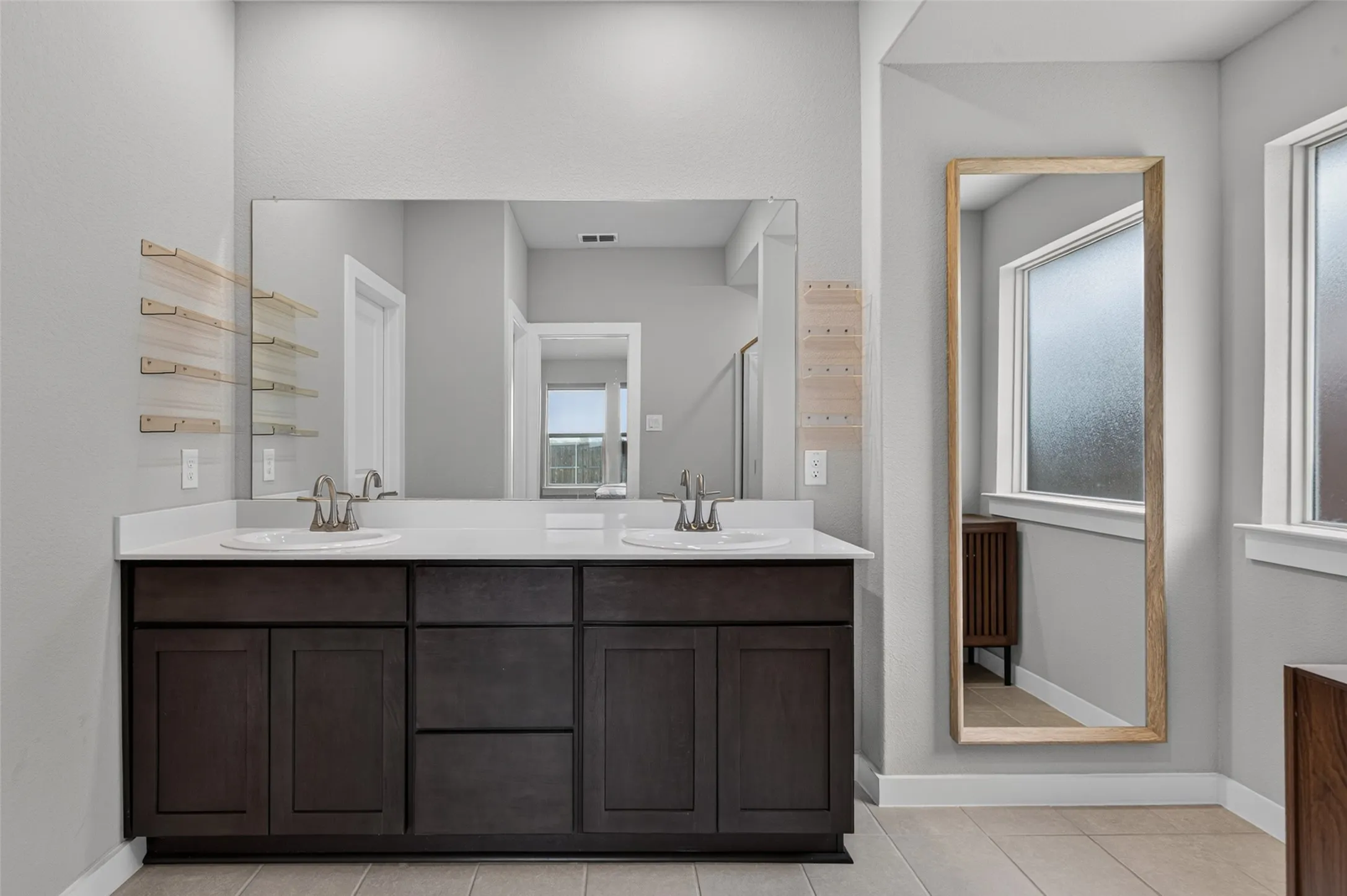 Single Family Residence For Rent in Rockwall County , 3014 Water Light Lane, Royse City, Texas 75189, 3 Bedroom, 2 Bathroom, 2 Garage spaces, 1,842 Sqft, built in 2023, mls#21388080, Real Estate Agent in Royse City, Homes For Rent in Rockwall county, Homes For Rent in Royse City, Realtor in Royse City Texas, Real Estate Brokerage Independent Realty Texas, Luminita Cordes Realtor