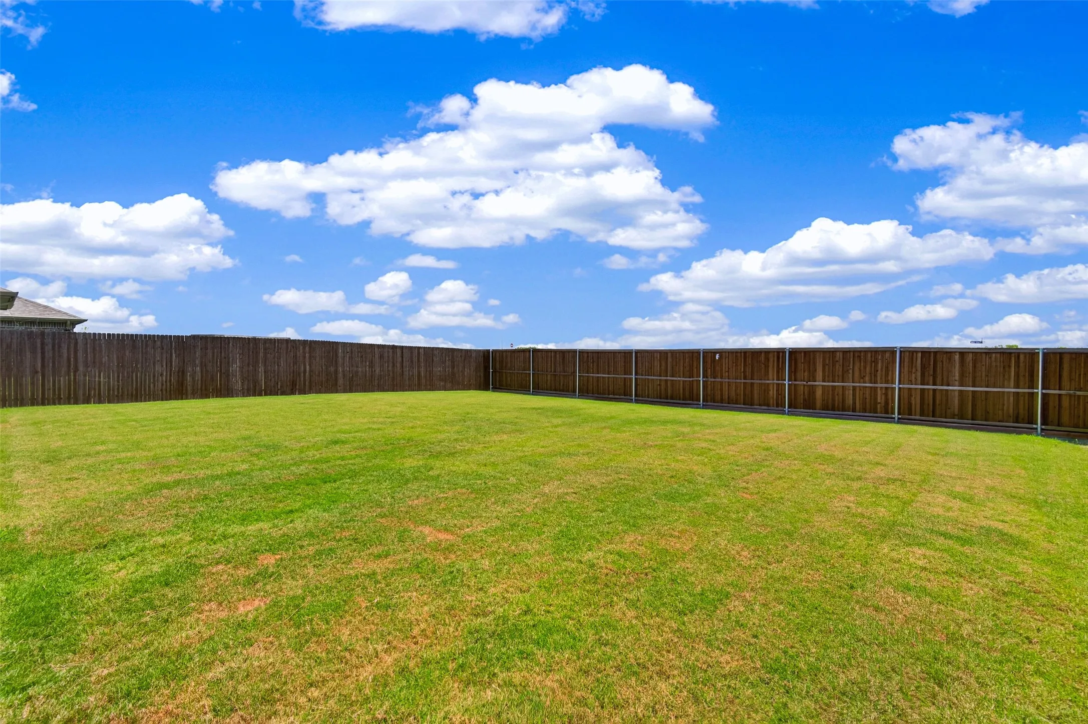 Single Family Residence For Rent in Rockwall County , 3014 Water Light Lane, Royse City, Texas 75189, 3 Bedroom, 2 Bathroom, 2 Garage spaces, 1,842 Sqft, built in 2023, mls#21388080, Real Estate Agent in Royse City, Homes For Rent in Rockwall county, Homes For Rent in Royse City, Realtor in Royse City Texas, Real Estate Brokerage Independent Realty Texas, Luminita Cordes Realtor