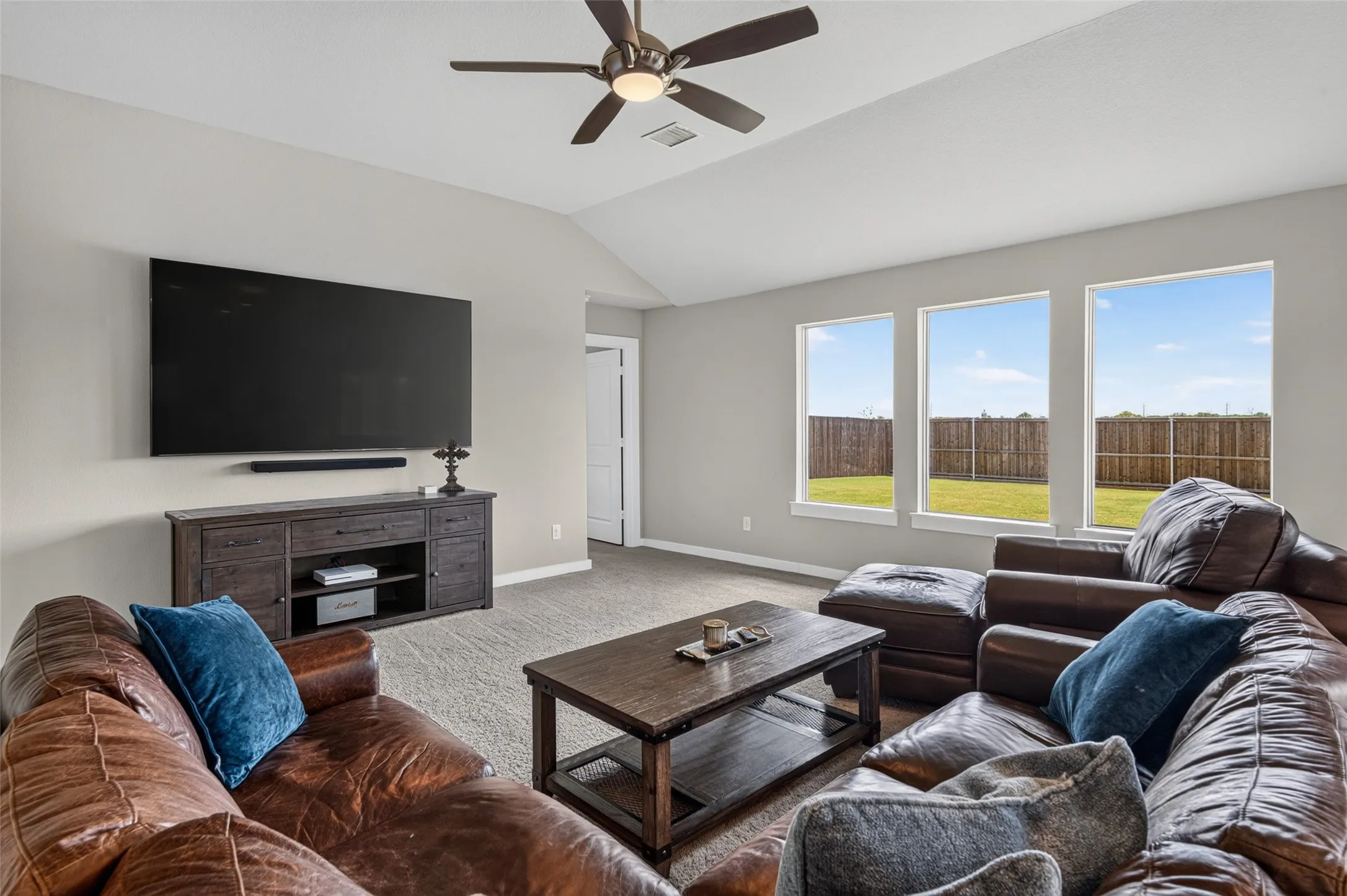 Single Family Residence For Rent in Rockwall County , 3014 Water Light Lane, Royse City, Texas 75189, 3 Bedroom, 2 Bathroom, 2 Garage spaces, 1,842 Sqft, built in 2023, mls#21388080, Real Estate Agent in Royse City, Homes For Rent in Rockwall county, Homes For Rent in Royse City, Realtor in Royse City Texas, Real Estate Brokerage Independent Realty Texas, Luminita Cordes Realtor