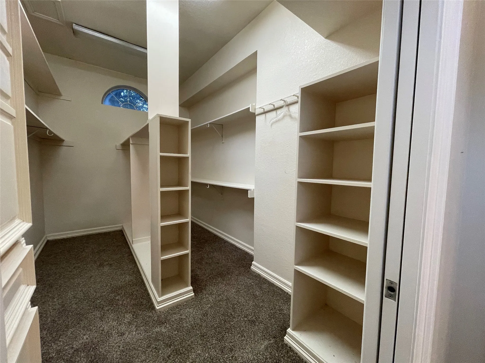 Single Family Residence For Sale in Collin County , 4569 Hallmark Drive, Plano, Texas 75024, 4 Bedroom, 4 Bathroom, 3 Garage spaces, 3,680 Sqft, built in 1986, mls#21381014, Real Estate Agent in Plano, Homes For Sale in Collin county, Homes For Sale in Plano, Realtor in Plano Texas, Real Estate Brokerage Independent Realty Texas, Luminita Cordes Realtor