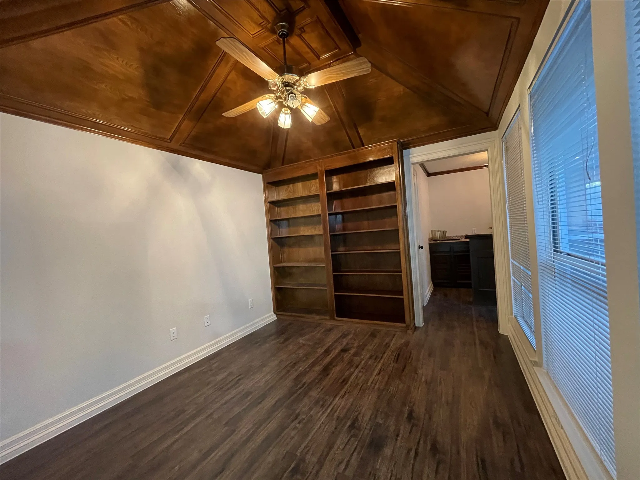 Single Family Residence For Sale in Collin County , 4569 Hallmark Drive, Plano, Texas 75024, 4 Bedroom, 4 Bathroom, 3 Garage spaces, 3,680 Sqft, built in 1986, mls#21381014, Real Estate Agent in Plano, Homes For Sale in Collin county, Homes For Sale in Plano, Realtor in Plano Texas, Real Estate Brokerage Independent Realty Texas, Luminita Cordes Realtor
