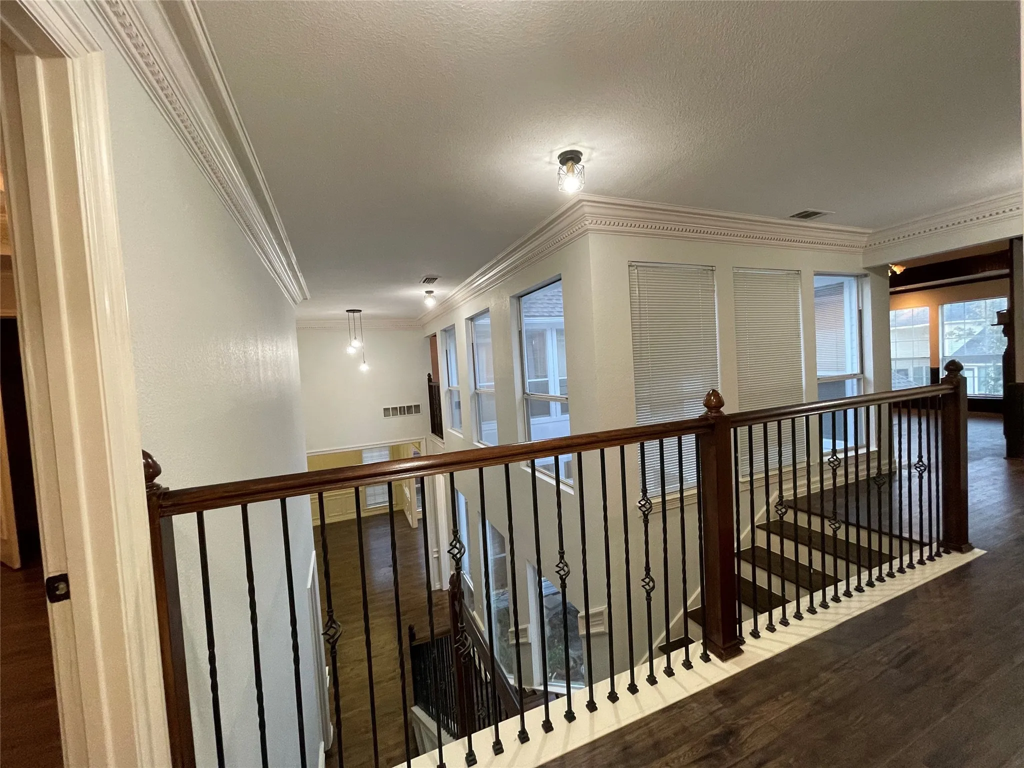 Single Family Residence For Sale in Collin County , 4569 Hallmark Drive, Plano, Texas 75024, 4 Bedroom, 4 Bathroom, 3 Garage spaces, 3,680 Sqft, built in 1986, mls#21381014, Real Estate Agent in Plano, Homes For Sale in Collin county, Homes For Sale in Plano, Realtor in Plano Texas, Real Estate Brokerage Independent Realty Texas, Luminita Cordes Realtor