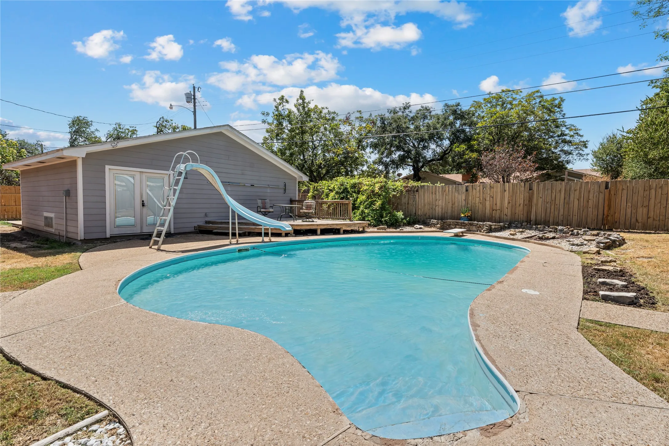 Single Family Residence For Sale in Mc Lennan County , 400 Cranbrook Drive, Woodway, Texas 76712, 3 Bedroom, 3 Bathroom, Garage spaces, 2,138 Sqft, built in 1966, mls#21388171, Real Estate Agent in Woodway, Homes For Sale in Mc Lennan county, Homes For Sale in Woodway, Realtor in Woodway Texas, Real Estate Brokerage Independent Realty Texas, Luminita Cordes Realtor