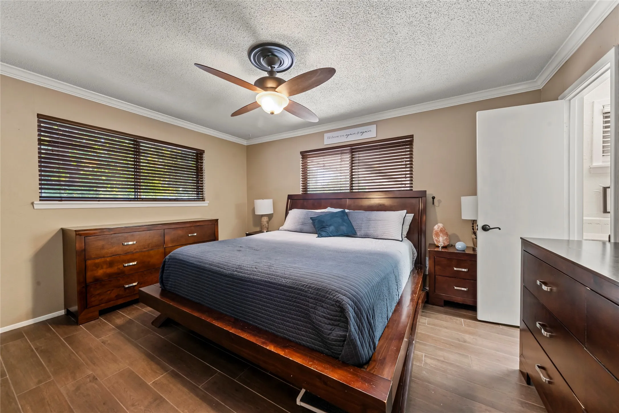 Single Family Residence For Sale in Mc Lennan County , 400 Cranbrook Drive, Woodway, Texas 76712, 3 Bedroom, 3 Bathroom, Garage spaces, 2,138 Sqft, built in 1966, mls#21388171, Real Estate Agent in Woodway, Homes For Sale in Mc Lennan county, Homes For Sale in Woodway, Realtor in Woodway Texas, Real Estate Brokerage Independent Realty Texas, Luminita Cordes Realtor