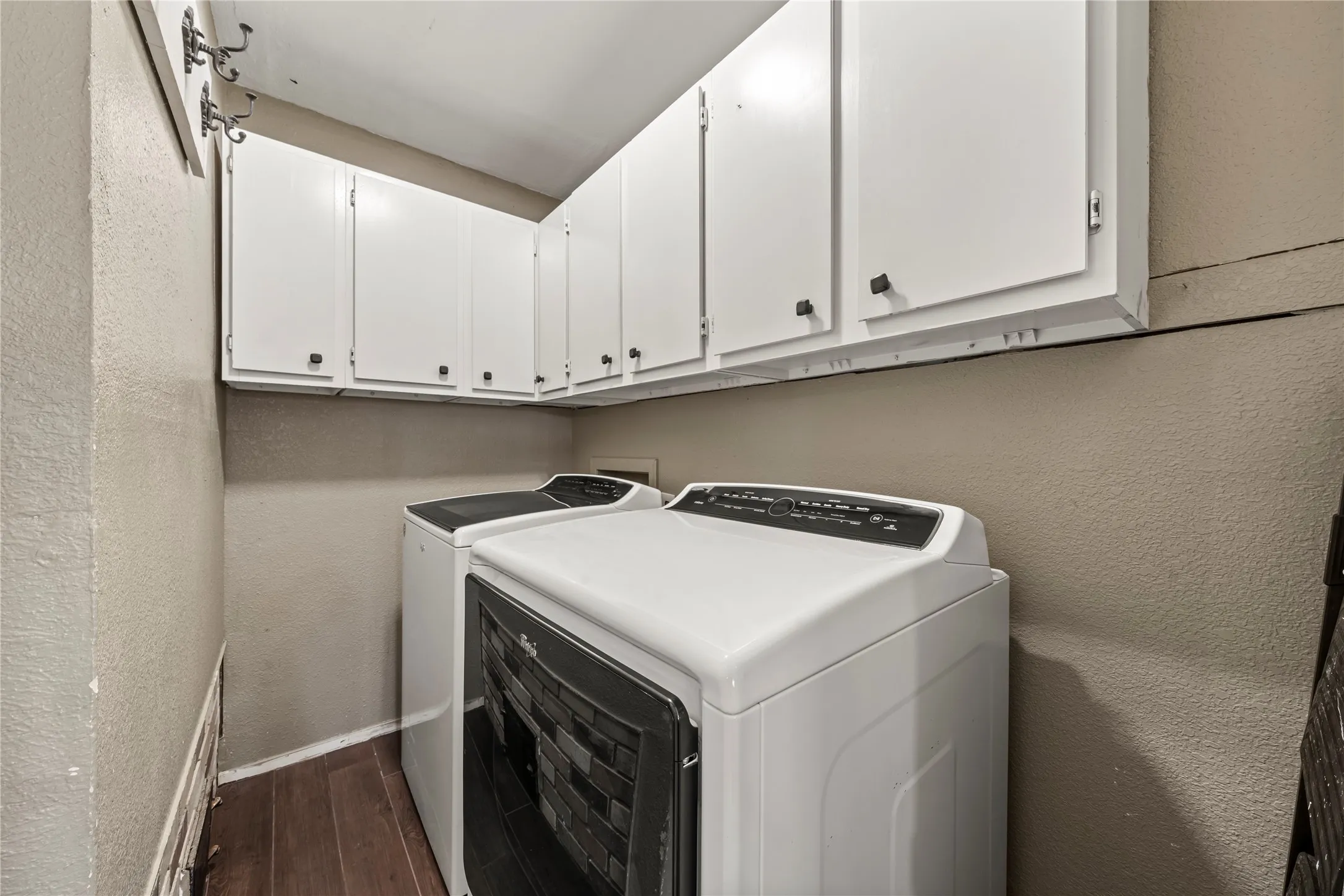 Single Family Residence For Sale in Mc Lennan County , 400 Cranbrook Drive, Woodway, Texas 76712, 3 Bedroom, 3 Bathroom, Garage spaces, 2,138 Sqft, built in 1966, mls#21388171, Real Estate Agent in Woodway, Homes For Sale in Mc Lennan county, Homes For Sale in Woodway, Realtor in Woodway Texas, Real Estate Brokerage Independent Realty Texas, Luminita Cordes Realtor