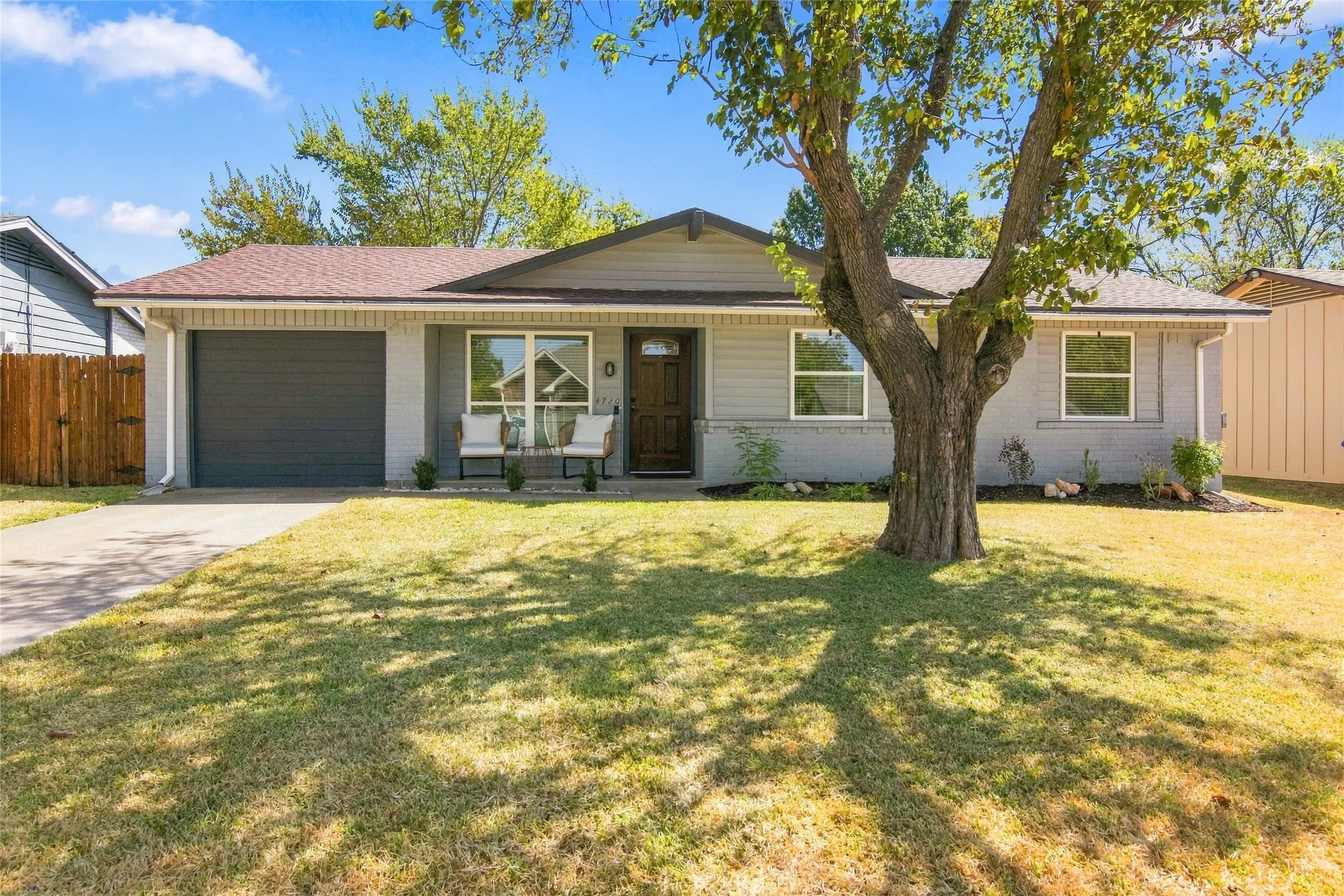 Single Family Residence For Sale in Dallas County , 4720 Kyle Drive, Balch Springs, Texas 75180, 3 Bedroom, 2 Bathroom, Garage spaces, 1,308 Sqft, built in 1968, mls#21388363, Real Estate Agent in Balch Springs, Homes For Sale in Dallas county, Homes For Sale in Balch Springs, Realtor in Balch Springs Texas, Real Estate Brokerage Independent Realty Texas, Luminita Cordes Realtor