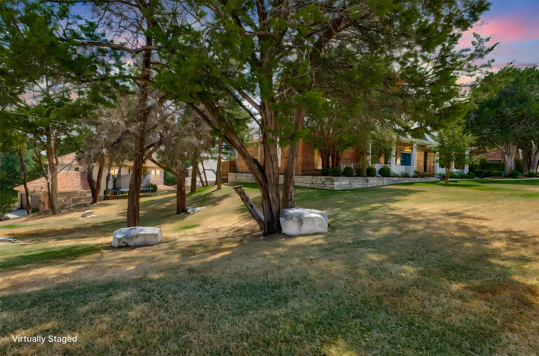 Single Family Residence For Sale in Dallas County , 806 Cobblestone Court, Cedar Hill, Texas 75104, 5 Bedroom, 4 Bathroom, 3 Garage spaces, 4,014 Sqft, built in 2004, mls#21387716, Real Estate Agent in Cedar Hill, Homes For Sale in Dallas county, Homes For Sale in Cedar Hill, Realtor in Cedar Hill Texas, Real Estate Brokerage Independent Realty Texas, Luminita Cordes Realtor
