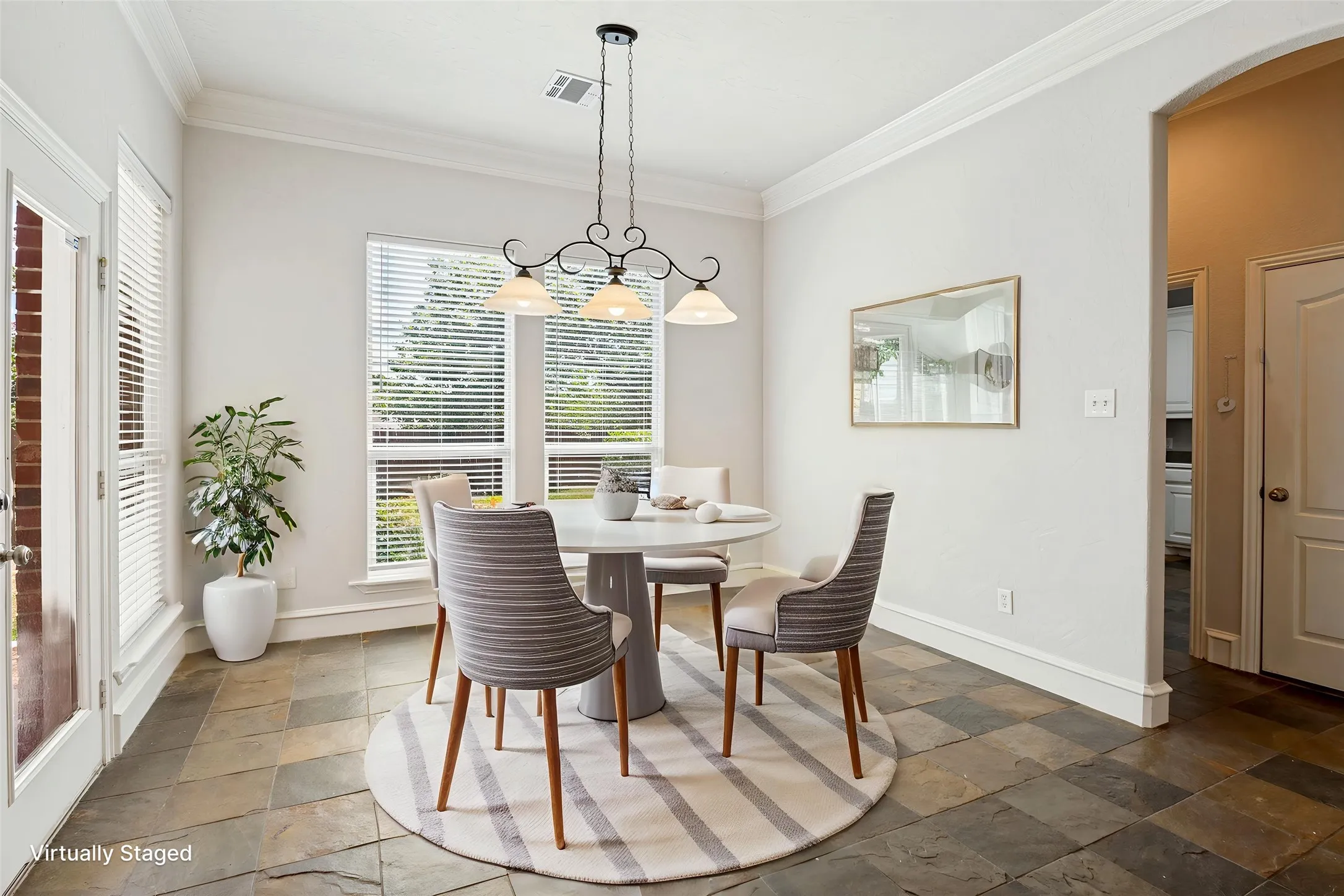 Single Family Residence For Sale in Dallas County , 806 Cobblestone Court, Cedar Hill, Texas 75104, 5 Bedroom, 4 Bathroom, 3 Garage spaces, 4,014 Sqft, built in 2004, mls#21387716, Real Estate Agent in Cedar Hill, Homes For Sale in Dallas county, Homes For Sale in Cedar Hill, Realtor in Cedar Hill Texas, Real Estate Brokerage Independent Realty Texas, Luminita Cordes Realtor