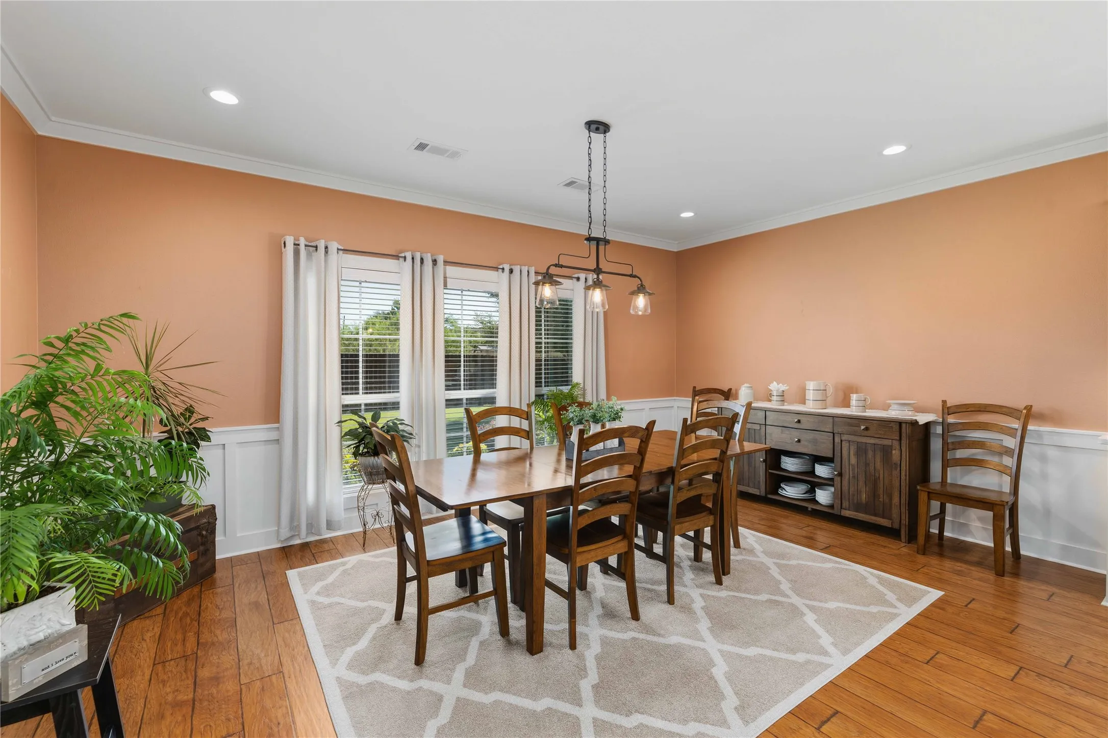 Single Family Residence For Sale in Brown County , 1800 Shaw Drive, Brownwood, Texas 76801, 3 Bedroom, 2 Bathroom, 2 Garage spaces, 2,245 Sqft, built in 2018, mls#21387886, Real Estate Agent in Brownwood, Homes For Sale in Brown county, Homes For Sale in Brownwood, Realtor in Brownwood Texas, Real Estate Brokerage Independent Realty Texas, Luminita Cordes Realtor