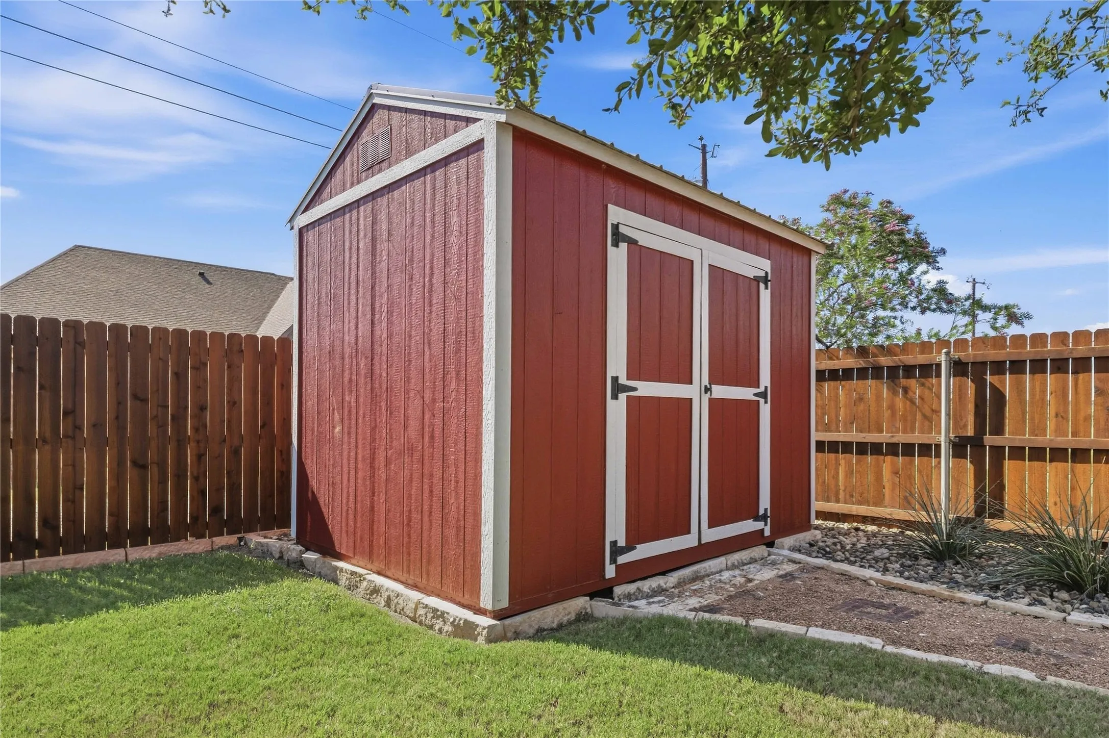 Single Family Residence For Sale in Brown County , 1800 Shaw Drive, Brownwood, Texas 76801, 3 Bedroom, 2 Bathroom, 2 Garage spaces, 2,245 Sqft, built in 2018, mls#21387886, Real Estate Agent in Brownwood, Homes For Sale in Brown county, Homes For Sale in Brownwood, Realtor in Brownwood Texas, Real Estate Brokerage Independent Realty Texas, Luminita Cordes Realtor