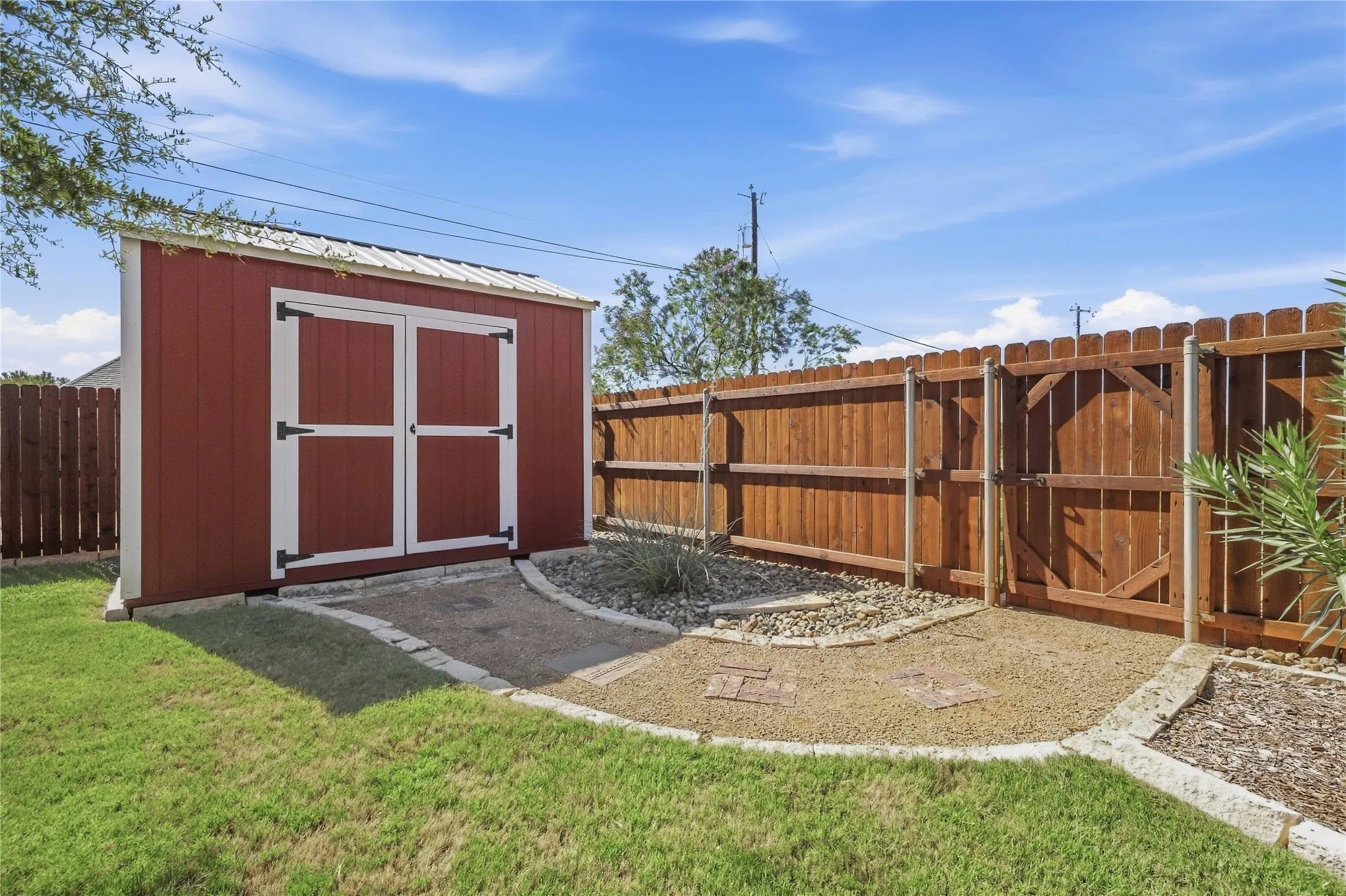 Single Family Residence For Sale in Brown County , 1800 Shaw Drive, Brownwood, Texas 76801, 3 Bedroom, 2 Bathroom, 2 Garage spaces, 2,245 Sqft, built in 2018, mls#21387886, Real Estate Agent in Brownwood, Homes For Sale in Brown county, Homes For Sale in Brownwood, Realtor in Brownwood Texas, Real Estate Brokerage Independent Realty Texas, Luminita Cordes Realtor