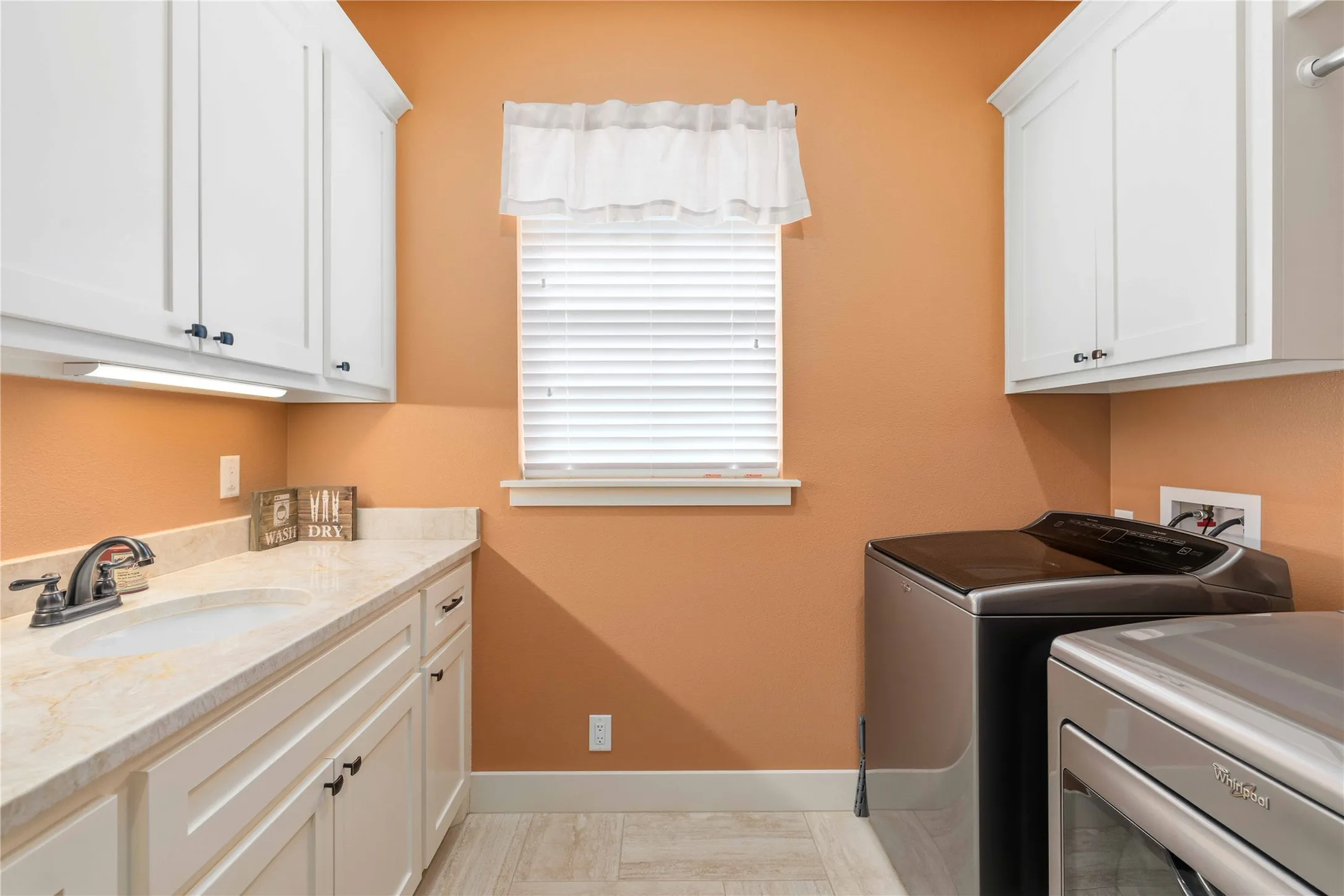 Single Family Residence For Sale in Brown County , 1800 Shaw Drive, Brownwood, Texas 76801, 3 Bedroom, 2 Bathroom, 2 Garage spaces, 2,245 Sqft, built in 2018, mls#21387886, Real Estate Agent in Brownwood, Homes For Sale in Brown county, Homes For Sale in Brownwood, Realtor in Brownwood Texas, Real Estate Brokerage Independent Realty Texas, Luminita Cordes Realtor