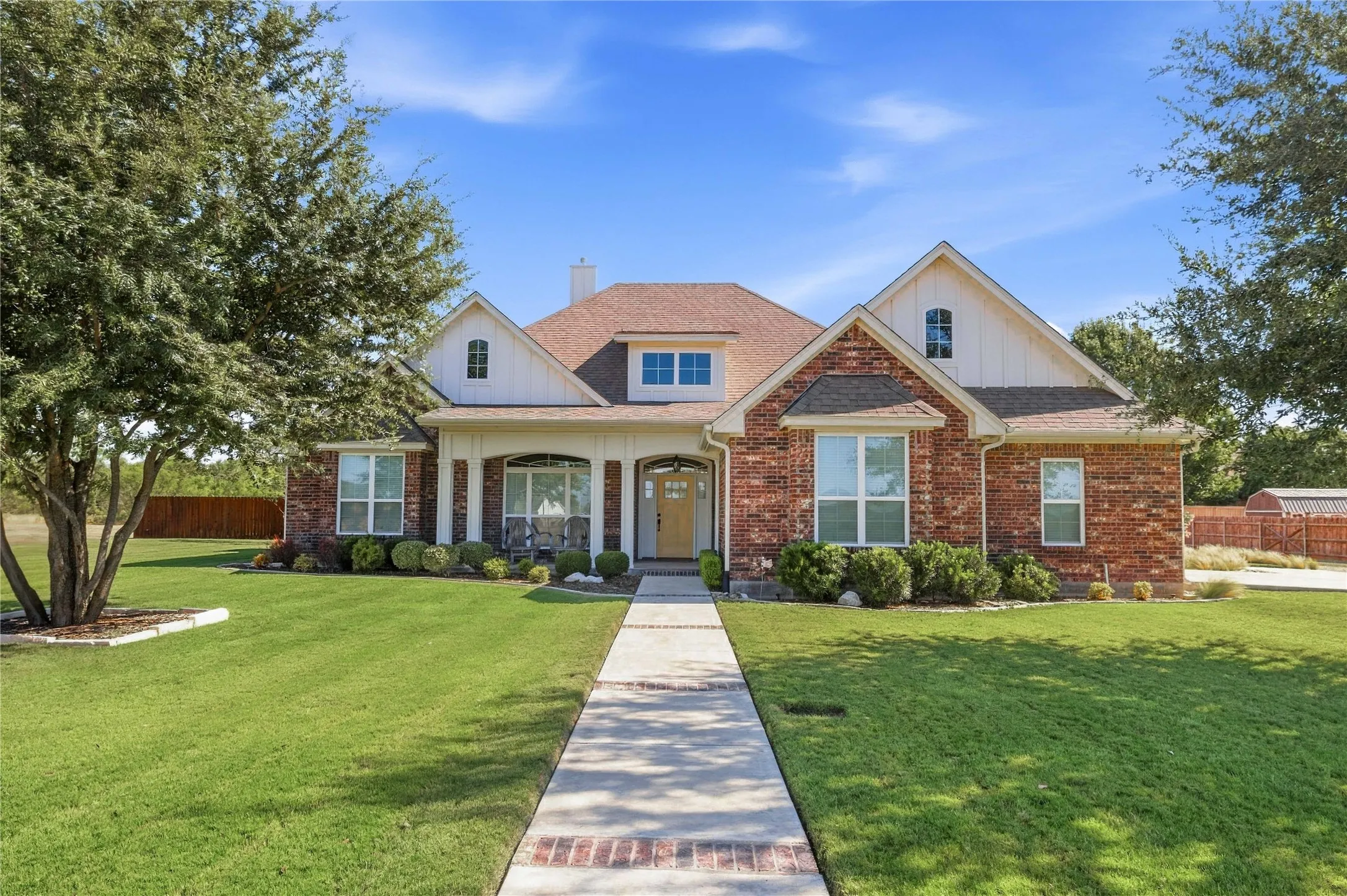 Single Family Residence For Sale in Brown County , 1800 Shaw Drive, Brownwood, Texas 76801, 3 Bedroom, 2 Bathroom, 2 Garage spaces, 2,245 Sqft, built in 2018, mls#21387886, Real Estate Agent in Brownwood, Homes For Sale in Brown county, Homes For Sale in Brownwood, Realtor in Brownwood Texas, Real Estate Brokerage Independent Realty Texas, Luminita Cordes Realtor