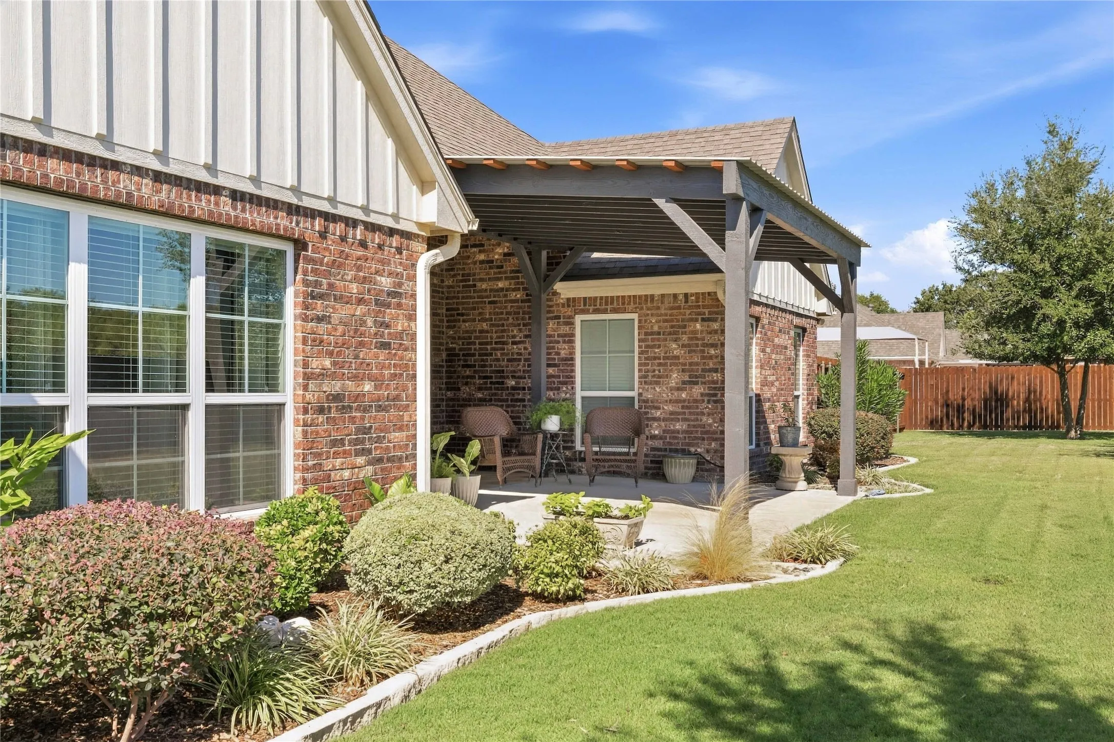 Single Family Residence For Sale in Brown County , 1800 Shaw Drive, Brownwood, Texas 76801, 3 Bedroom, 2 Bathroom, 2 Garage spaces, 2,245 Sqft, built in 2018, mls#21387886, Real Estate Agent in Brownwood, Homes For Sale in Brown county, Homes For Sale in Brownwood, Realtor in Brownwood Texas, Real Estate Brokerage Independent Realty Texas, Luminita Cordes Realtor