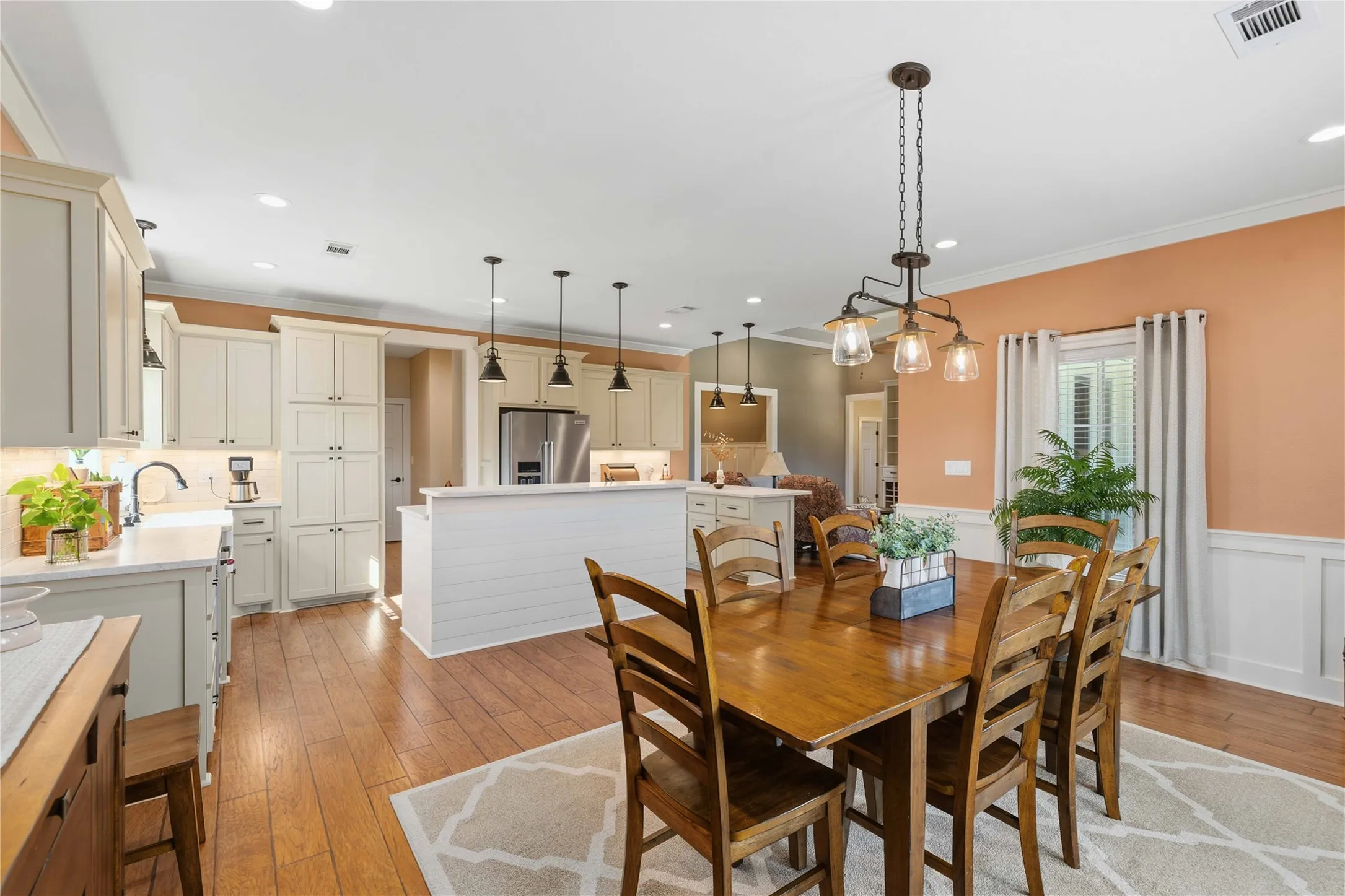 Single Family Residence For Sale in Brown County , 1800 Shaw Drive, Brownwood, Texas 76801, 3 Bedroom, 2 Bathroom, 2 Garage spaces, 2,245 Sqft, built in 2018, mls#21387886, Real Estate Agent in Brownwood, Homes For Sale in Brown county, Homes For Sale in Brownwood, Realtor in Brownwood Texas, Real Estate Brokerage Independent Realty Texas, Luminita Cordes Realtor