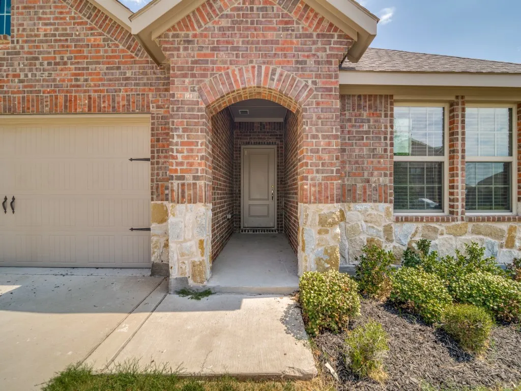 Single Family Residence For Sale in Hunt County , 211 Condor Pass, Caddo Mills, Texas 75135, 4 Bedroom, 2 Bathroom, 2 Garage spaces, 1,826 Sqft, built in 2023, mls#21371916, Real Estate Agent in Caddo Mills, Homes For Sale in Hunt county, Homes For Sale in Caddo Mills, Realtor in Caddo Mills Texas, Real Estate Brokerage Independent Realty Texas, Luminita Cordes Realtor