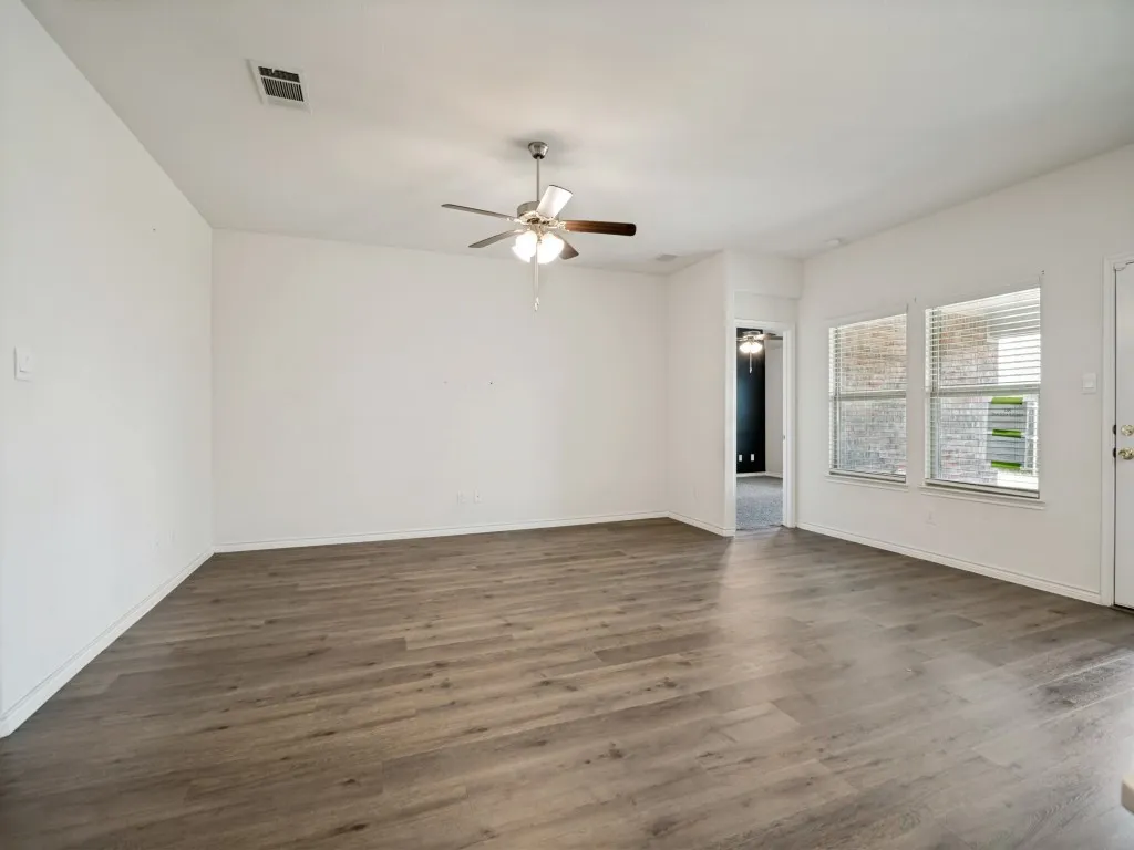 Single Family Residence For Sale in Hunt County , 211 Condor Pass, Caddo Mills, Texas 75135, 4 Bedroom, 2 Bathroom, 2 Garage spaces, 1,826 Sqft, built in 2023, mls#21371916, Real Estate Agent in Caddo Mills, Homes For Sale in Hunt county, Homes For Sale in Caddo Mills, Realtor in Caddo Mills Texas, Real Estate Brokerage Independent Realty Texas, Luminita Cordes Realtor