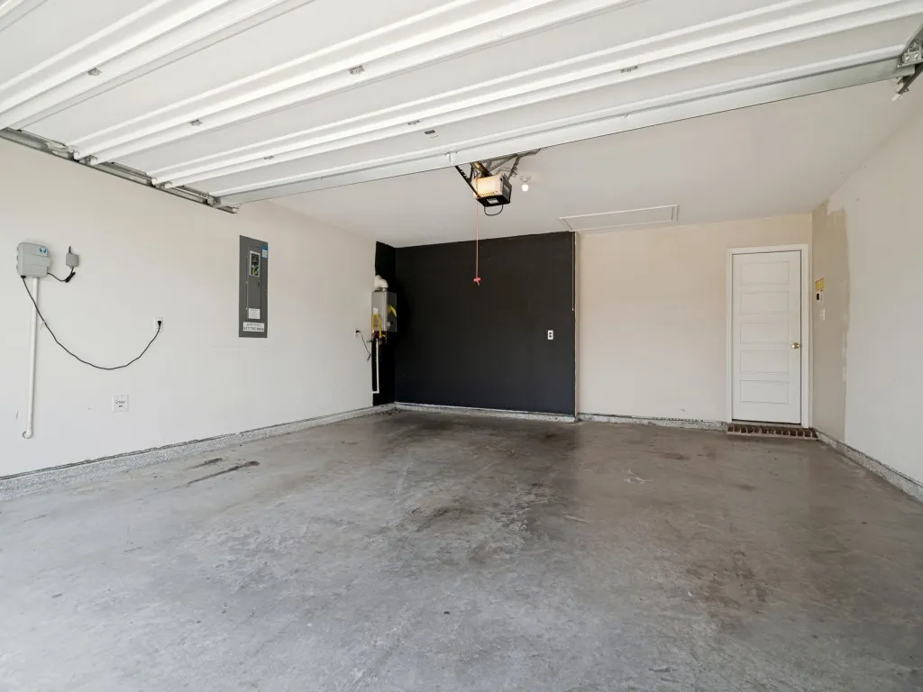 Single Family Residence For Sale in Hunt County , 211 Condor Pass, Caddo Mills, Texas 75135, 4 Bedroom, 2 Bathroom, 2 Garage spaces, 1,826 Sqft, built in 2023, mls#21371916, Real Estate Agent in Caddo Mills, Homes For Sale in Hunt county, Homes For Sale in Caddo Mills, Realtor in Caddo Mills Texas, Real Estate Brokerage Independent Realty Texas, Luminita Cordes Realtor