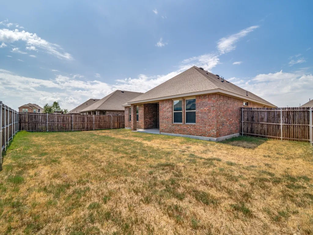 Single Family Residence For Sale in Hunt County , 211 Condor Pass, Caddo Mills, Texas 75135, 4 Bedroom, 2 Bathroom, 2 Garage spaces, 1,826 Sqft, built in 2023, mls#21371916, Real Estate Agent in Caddo Mills, Homes For Sale in Hunt county, Homes For Sale in Caddo Mills, Realtor in Caddo Mills Texas, Real Estate Brokerage Independent Realty Texas, Luminita Cordes Realtor