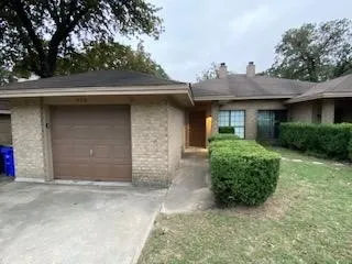 Duplex For Rent in Tarrant County , 408 Lochridge Drive 410, Azle, Texas 76020, 2 Bedroom, 2 Bathroom, 1 Garage spaces, 1,400 Sqft, built in 1985, mls#21388286, Real Estate Agent in Azle, Homes For Rent in Tarrant county, Homes For Rent in Azle, Realtor in Azle Texas, Real Estate Brokerage Independent Realty Texas, Luminita Cordes Realtor