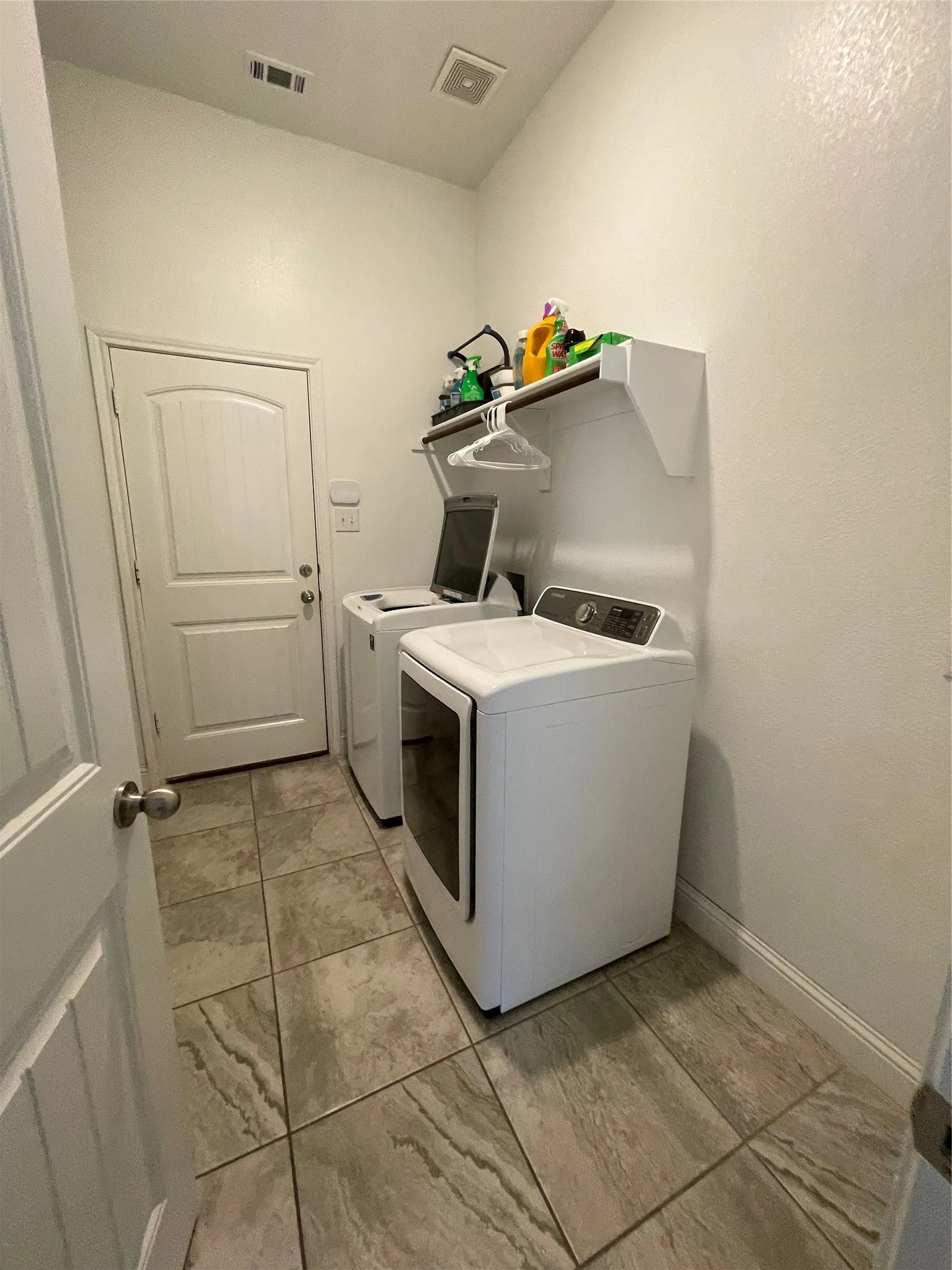 Single Family Residence For Rent in Johnson County , 706 Buffalo Creek Drive, Cleburne, Texas 76033, 3 Bedroom, 11 Bathroom, 2 Garage spaces, 1,832 Sqft, built in 2021, mls#21388375, Real Estate Agent in Cleburne, Homes For Rent in Johnson county, Homes For Rent in Cleburne, Realtor in Cleburne Texas, Real Estate Brokerage Independent Realty Texas, Luminita Cordes Realtor