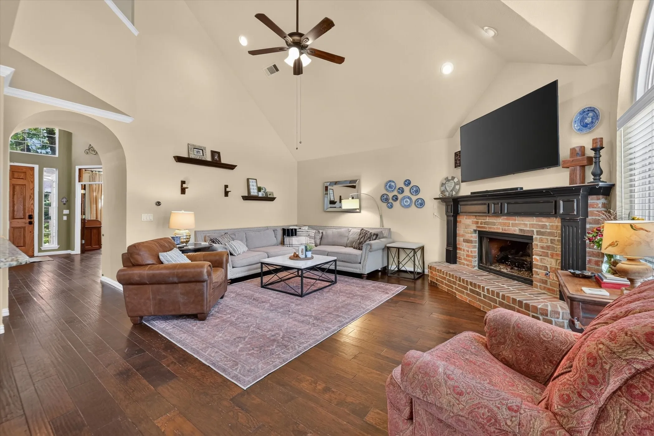 Single Family Residence For Sale in Denton County , 2830 Woodhollow Court, Highland Village, Texas 75077, 4 Bedroom, 3 Bathroom, 2 Garage spaces, 3,418 Sqft, built in 1994, mls#21382145, Real Estate Agent in Highland Village, Homes For Sale in Denton county, Homes For Sale in Highland Village, Realtor in Highland Village Texas, Real Estate Brokerage Independent Realty Texas, Luminita Cordes Realtor