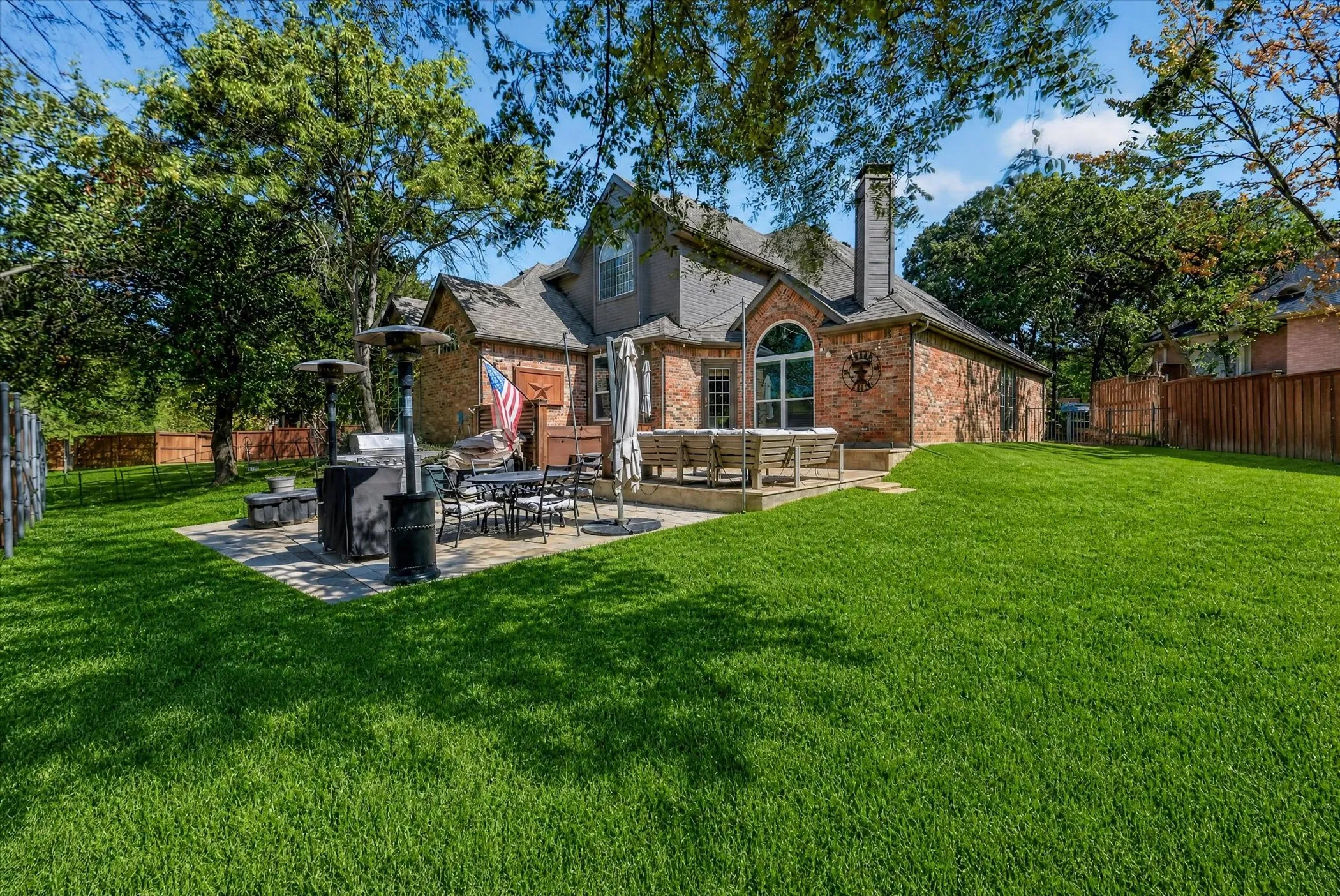 Single Family Residence For Sale in Denton County , 2830 Woodhollow Court, Highland Village, Texas 75077, 4 Bedroom, 3 Bathroom, 2 Garage spaces, 3,418 Sqft, built in 1994, mls#21382145, Real Estate Agent in Highland Village, Homes For Sale in Denton county, Homes For Sale in Highland Village, Realtor in Highland Village Texas, Real Estate Brokerage Independent Realty Texas, Luminita Cordes Realtor